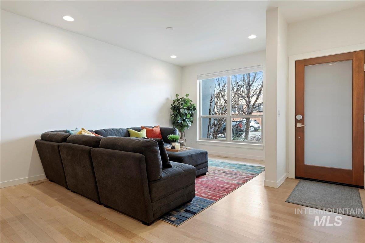 1621 W Idaho St, Boise, Idaho 83702-5226, 2 Bedrooms, 2 Bathrooms, Residential For Sale, Price $644,000,MLS 98973040