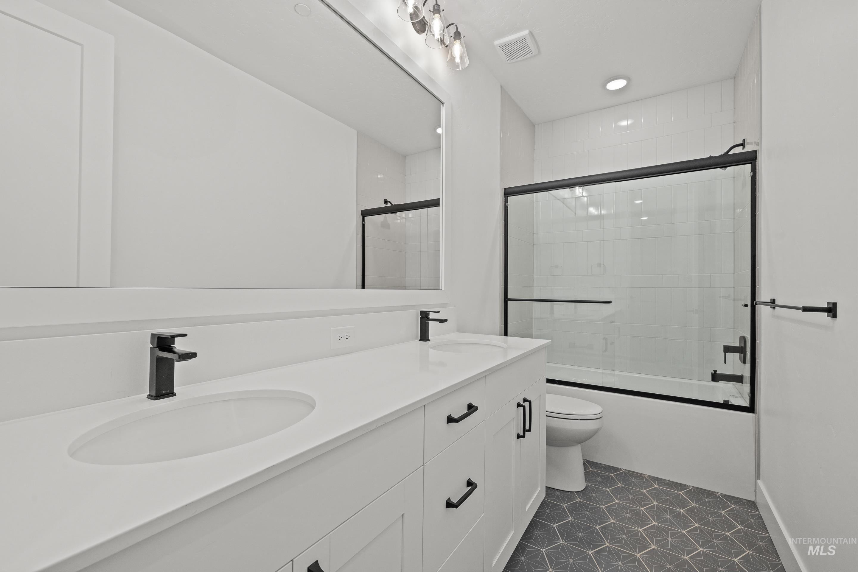 15380 Juniperwood Drive, Caldwell, Idaho 83607, 4 Bedrooms, 2.5 Bathrooms, Residential For Sale, Price $1,070,000,MLS 98973042