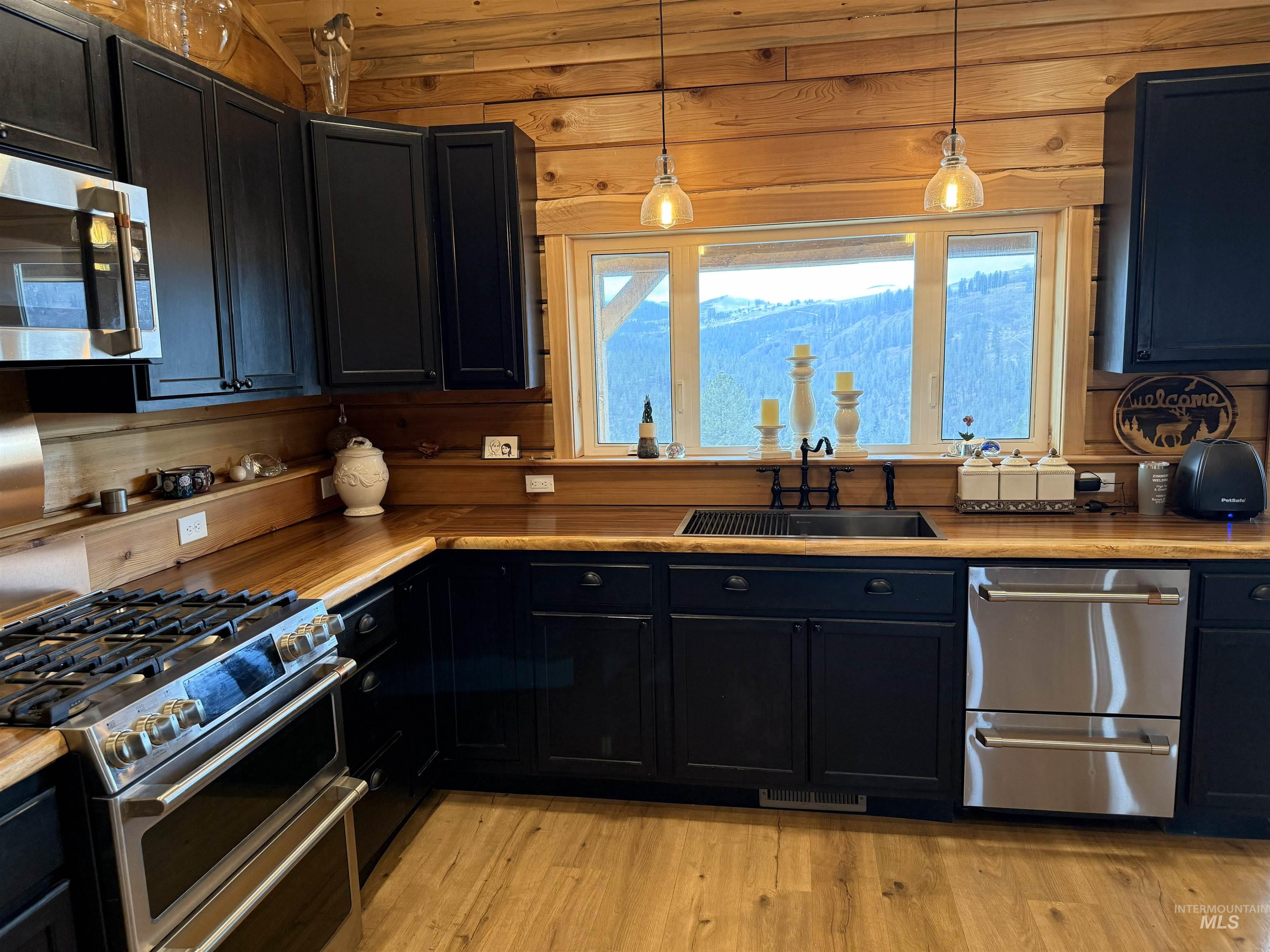 113 Sweetwater Dr., Stites, Idaho 83552, 3 Bedrooms, 2 Bathrooms, Residential For Sale, Price $515,000,MLS 98973044