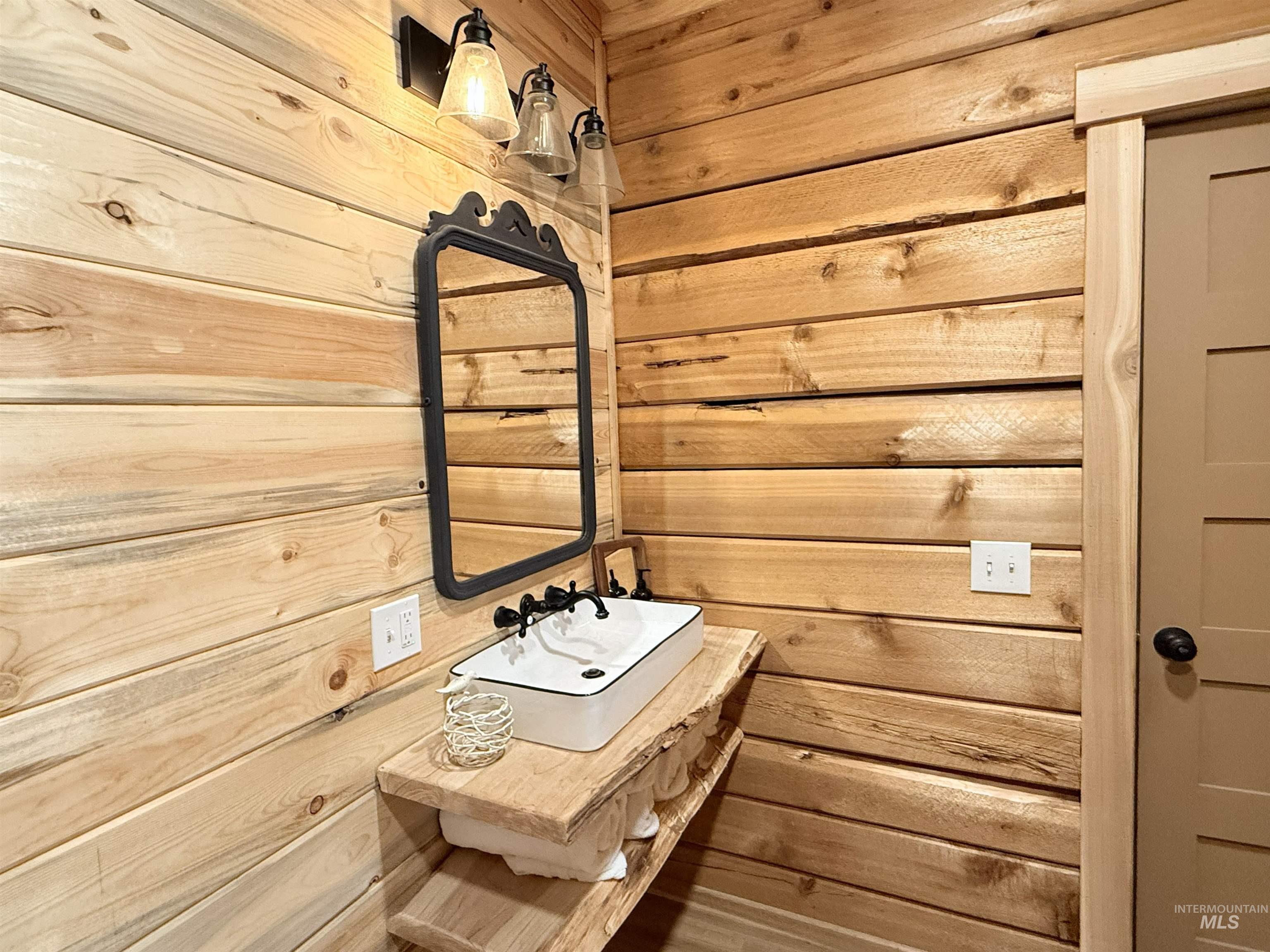 113 Sweetwater Dr., Stites, Idaho 83552, 3 Bedrooms, 2 Bathrooms, Residential For Sale, Price $515,000,MLS 98973044