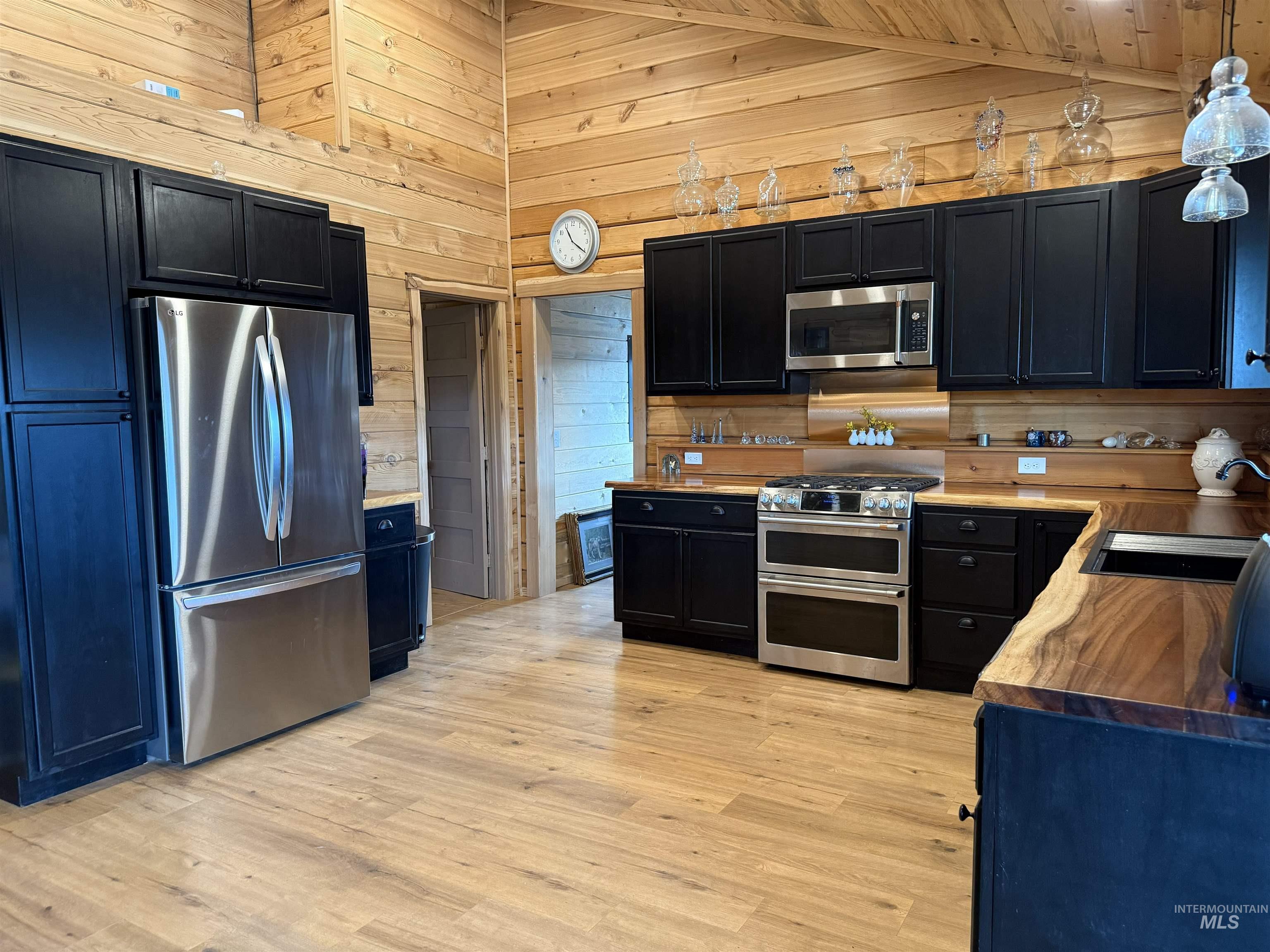 113 Sweetwater Dr., Stites, Idaho 83552, 3 Bedrooms, 2 Bathrooms, Residential For Sale, Price $515,000,MLS 98973044