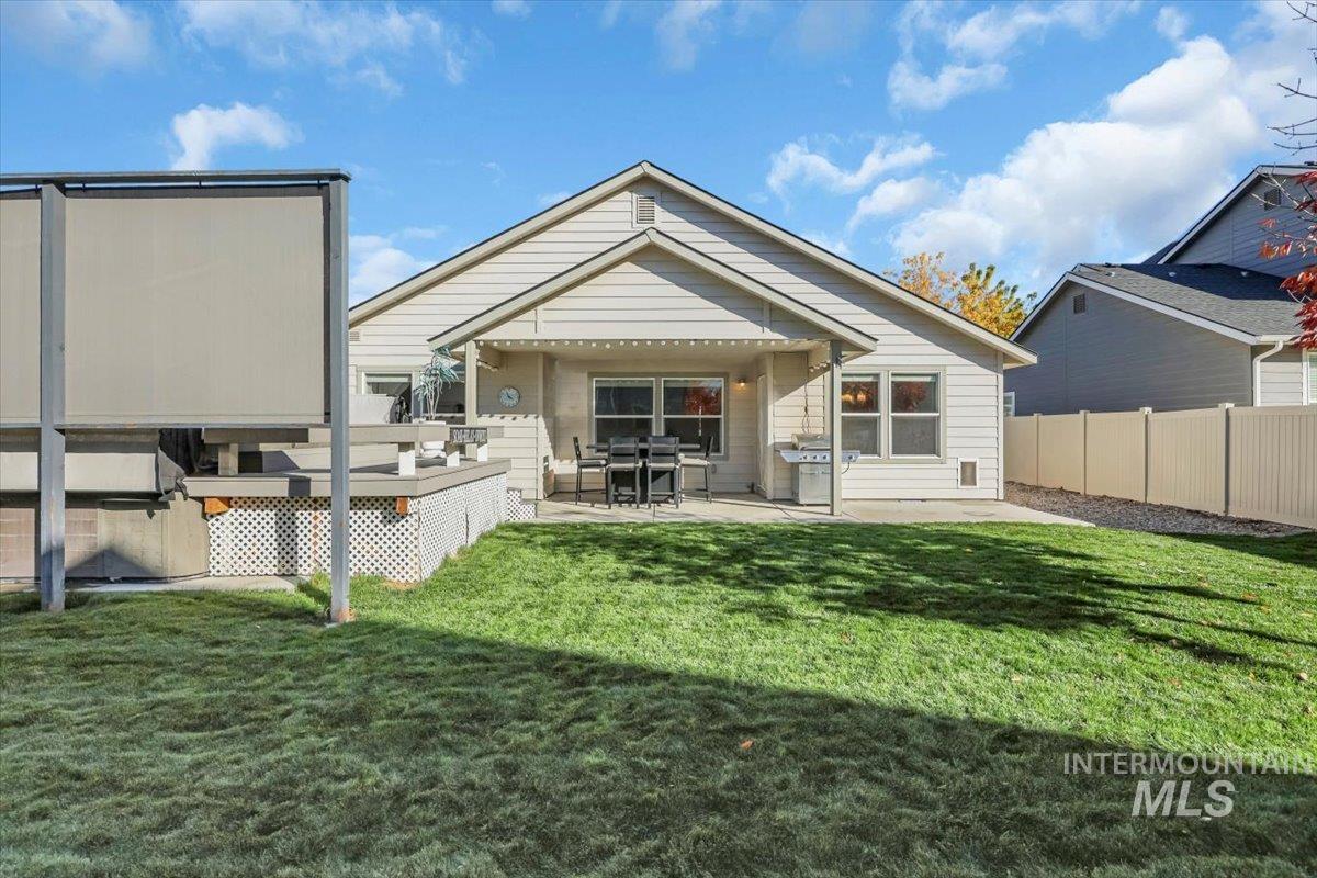 3357 S Barletta Ave., Meridian, Idaho 83642, 3 Bedrooms, 2 Bathrooms, Residential For Sale, Price $429,990,MLS 98973045