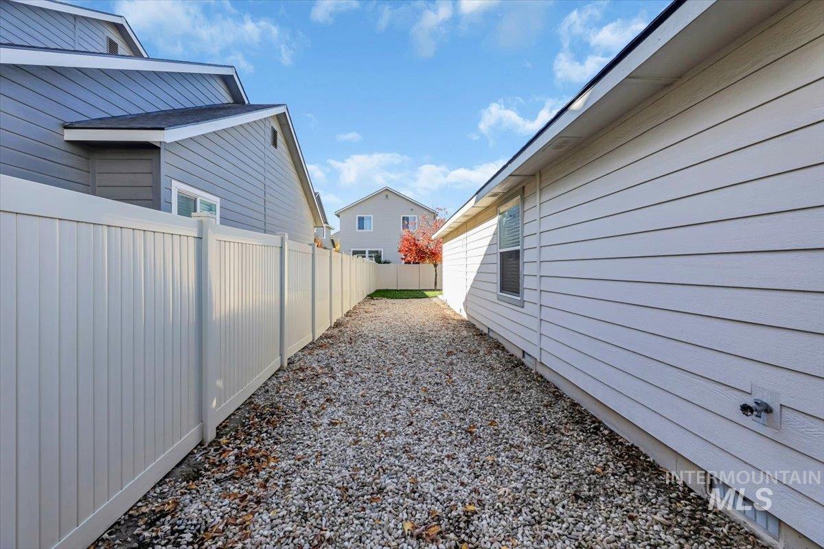 3357 S Barletta Ave., Meridian, Idaho 83642, 3 Bedrooms, 2 Bathrooms, Residential For Sale, Price $429,990,MLS 98973045