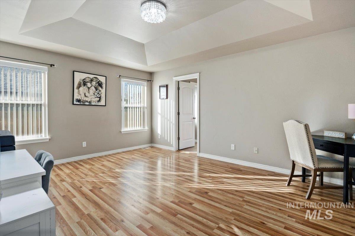 657 Creekside Way, Twin Falls, Idaho 83301-4706, 3 Bedrooms, 2 Bathrooms, Residential For Sale, Price $439,999,MLS 98973046