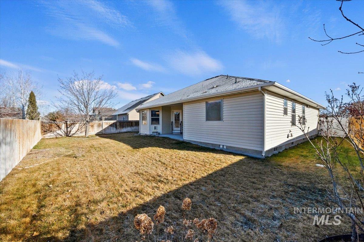 657 Creekside Way, Twin Falls, Idaho 83301-4706, 3 Bedrooms, 2 Bathrooms, Residential For Sale, Price $439,999,MLS 98973046