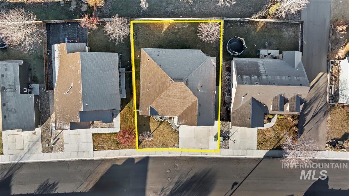 657 Creekside Way, Twin Falls, Idaho 83301-4706, 3 Bedrooms, 2 Bathrooms, Residential For Sale, Price $439,999,MLS 98973046