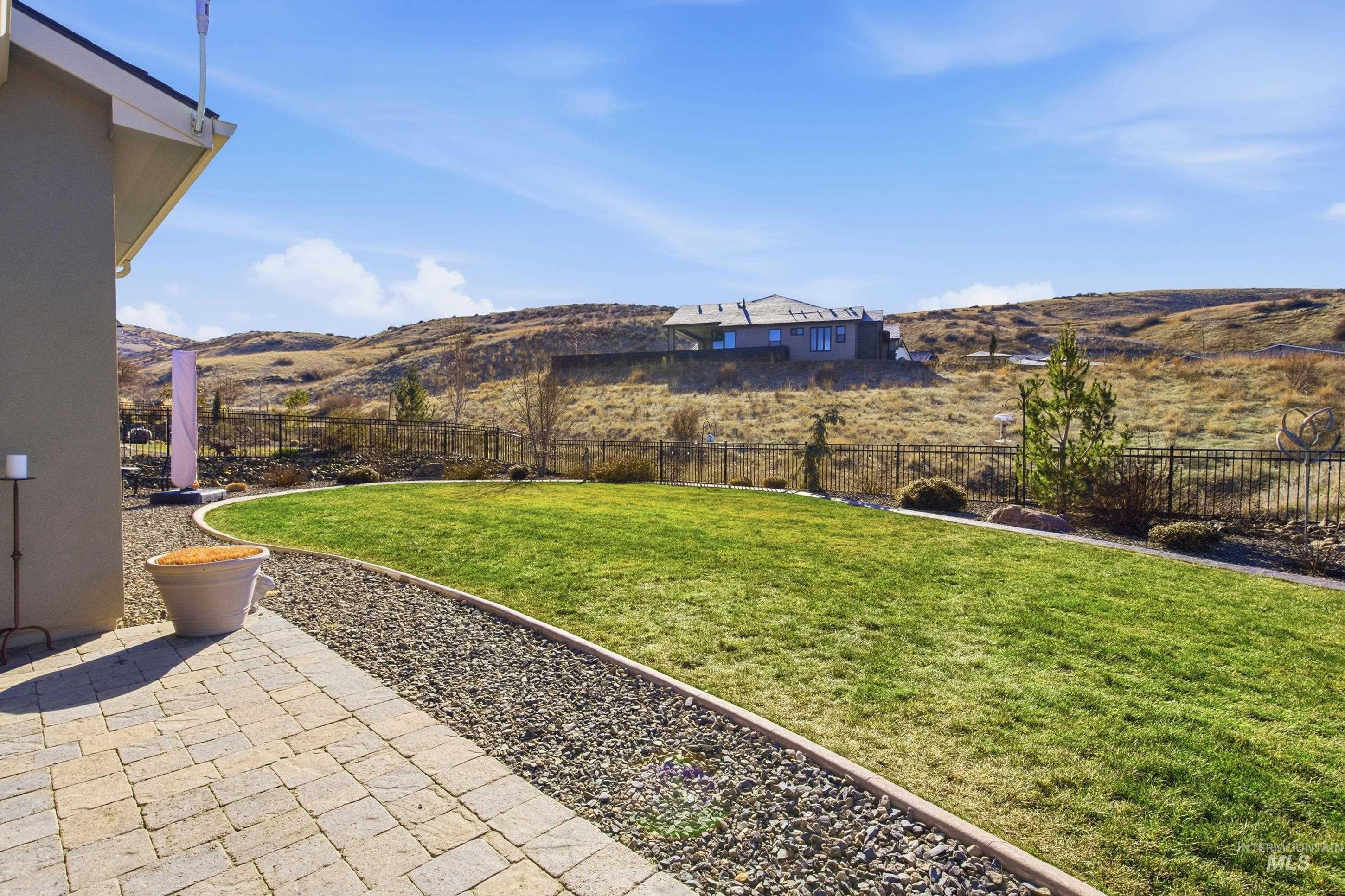 18051 N Burnt Car Pl, Boise, Idaho 83714, 3 Bedrooms, 2.5 Bathrooms, Residential For Sale, Price $889,000,MLS 98973049