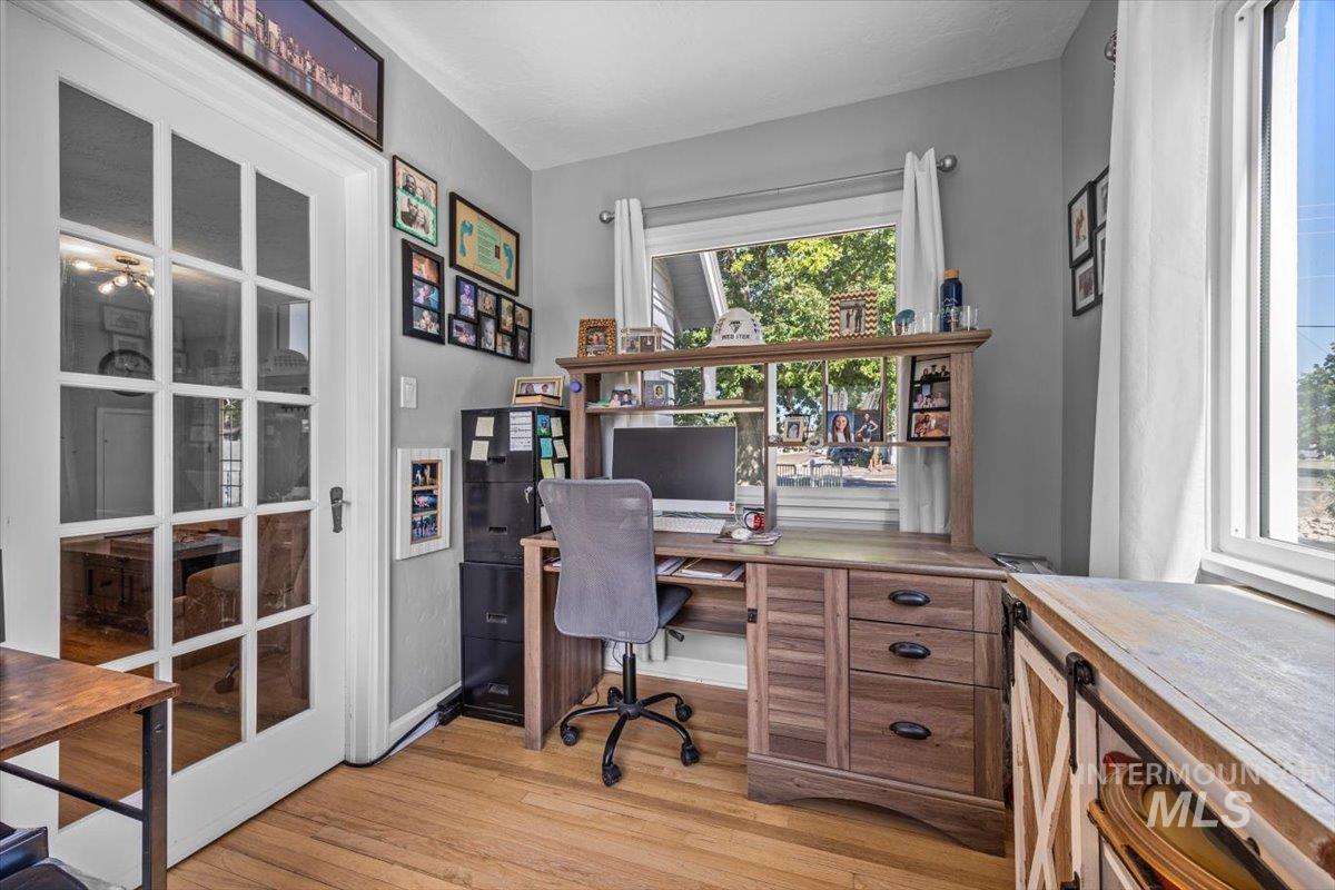 1802 S Kimball Ave, Caldwell, Idaho 83605, 4 Bedrooms, 2 Bathrooms, Residential For Sale, Price $440,000,MLS 98973050