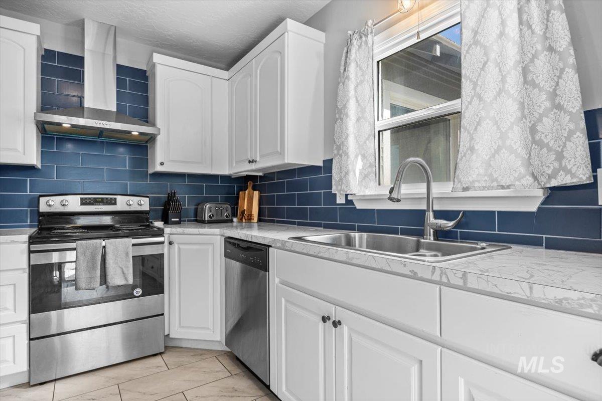 1802 S Kimball Ave, Caldwell, Idaho 83605, 4 Bedrooms, 2 Bathrooms, Residential For Sale, Price $440,000,MLS 98973050