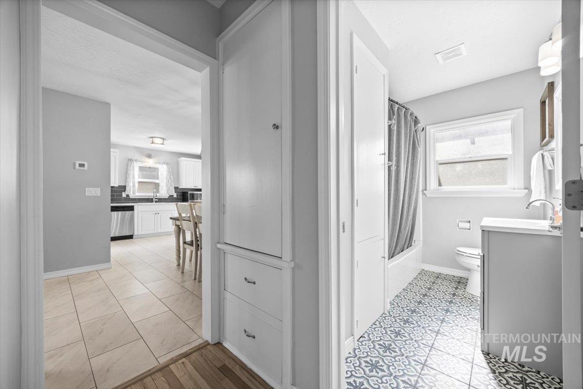 1802 S Kimball Ave, Caldwell, Idaho 83605, 4 Bedrooms, 2 Bathrooms, Residential For Sale, Price $440,000,MLS 98973050