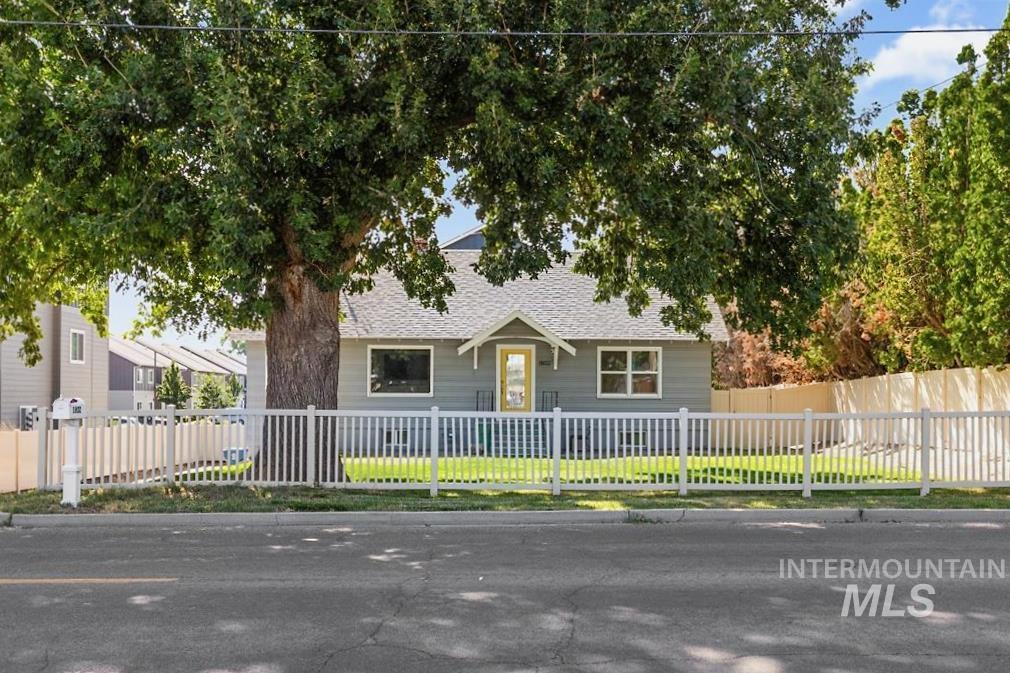 1802 S Kimball Ave, Caldwell, Idaho 83605, 4 Bedrooms, 2 Bathrooms, Residential For Sale, Price $440,000,MLS 98973050