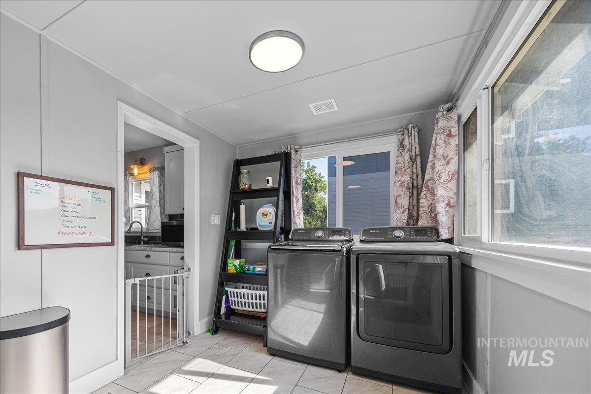 1802 S Kimball Ave, Caldwell, Idaho 83605, 4 Bedrooms, 2 Bathrooms, Residential For Sale, Price $440,000,MLS 98973050