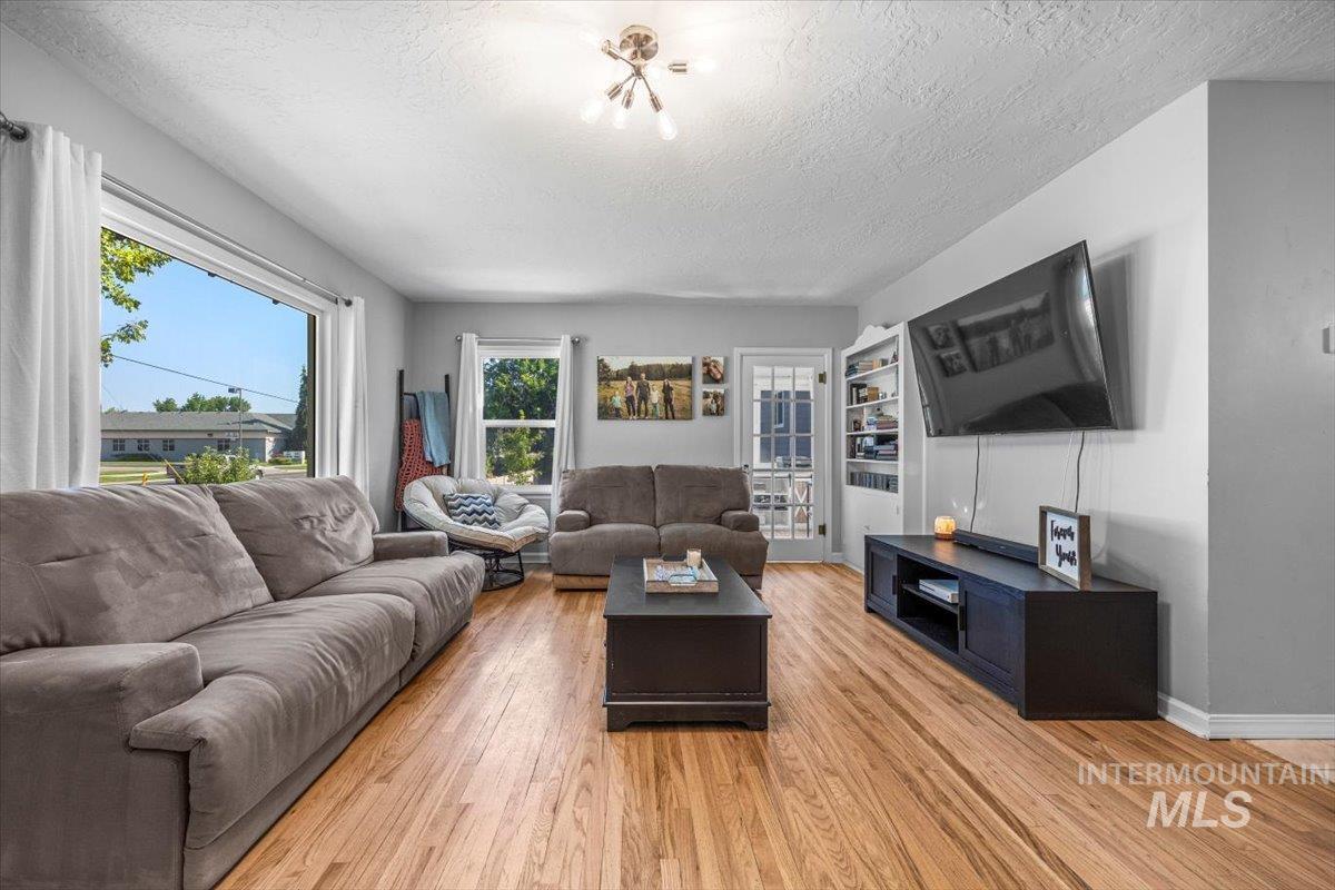 1802 S Kimball Ave, Caldwell, Idaho 83605, 4 Bedrooms, 2 Bathrooms, Residential For Sale, Price $440,000,MLS 98973050