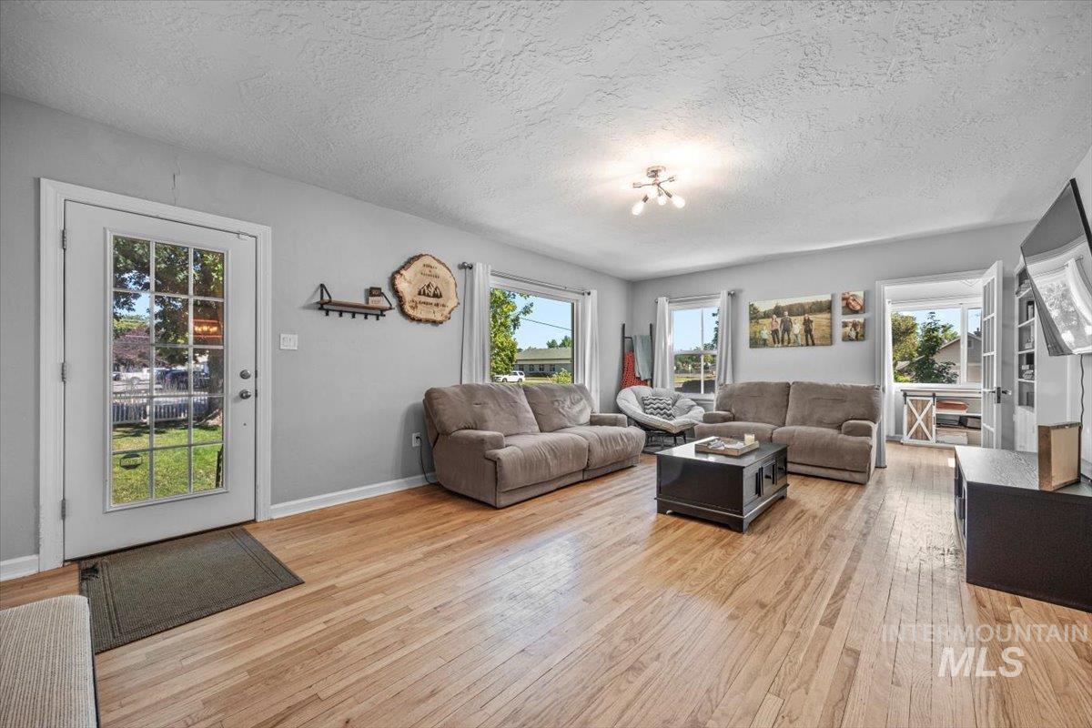 1802 S Kimball Ave, Caldwell, Idaho 83605, 4 Bedrooms, 2 Bathrooms, Residential For Sale, Price $440,000,MLS 98973050