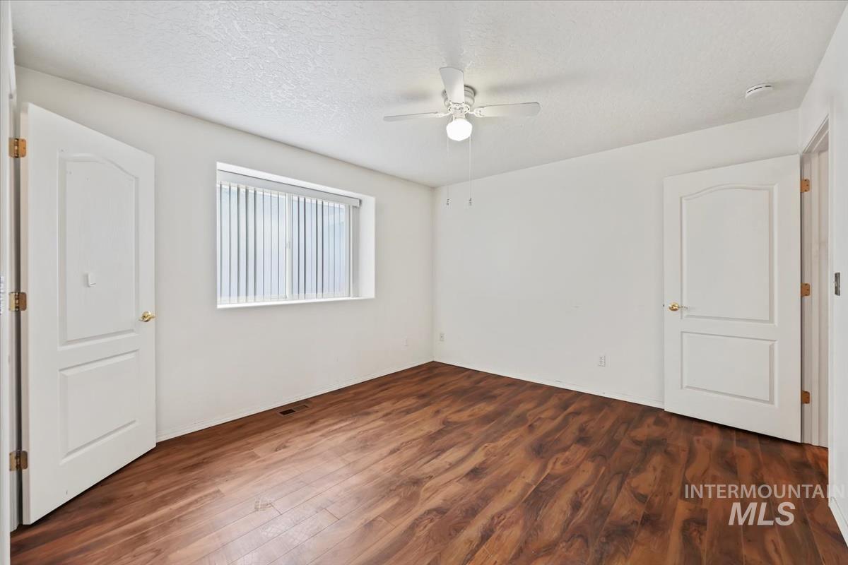 3413 Saraset Cir, Caldwell, Idaho 83605, 3 Bedrooms, 2 Bathrooms, Residential For Sale, Price $329,900,MLS 98973051