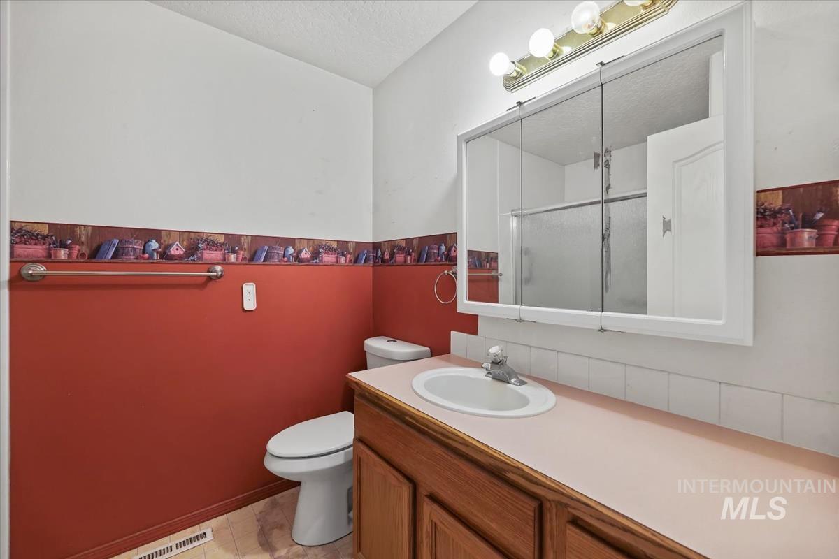 3413 Saraset Cir, Caldwell, Idaho 83605, 3 Bedrooms, 2 Bathrooms, Residential For Sale, Price $329,900,MLS 98973051