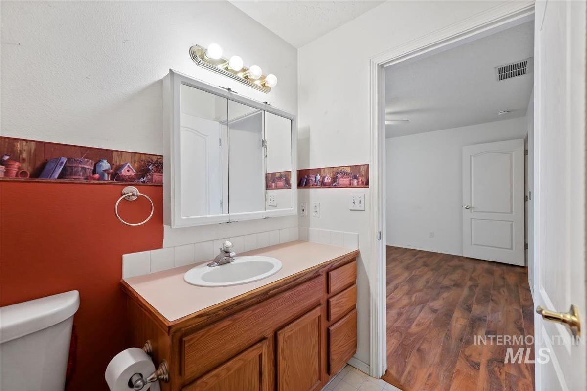 3413 Saraset Cir, Caldwell, Idaho 83605, 3 Bedrooms, 2 Bathrooms, Residential For Sale, Price $329,900,MLS 98973051