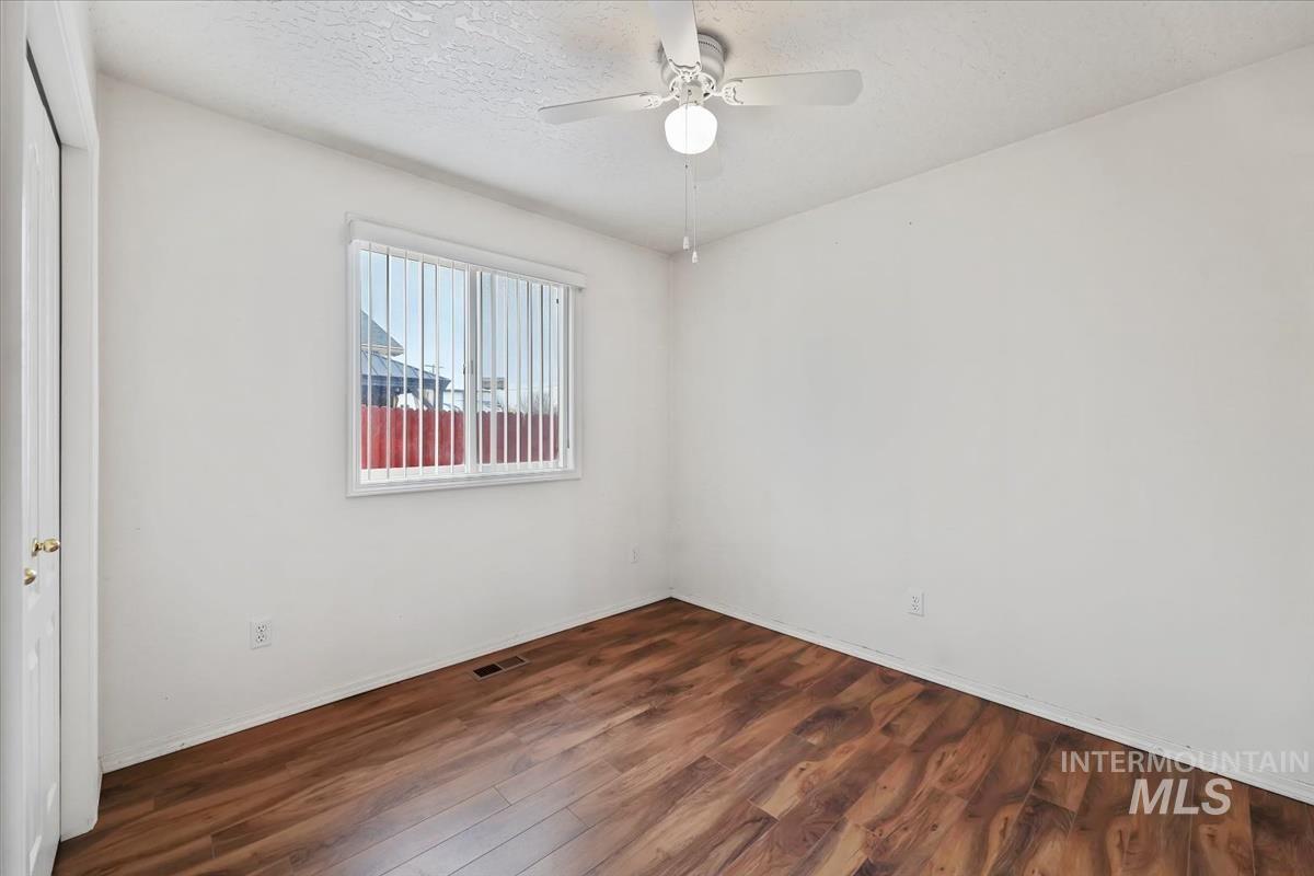 3413 Saraset Cir, Caldwell, Idaho 83605, 3 Bedrooms, 2 Bathrooms, Residential For Sale, Price $329,900,MLS 98973051