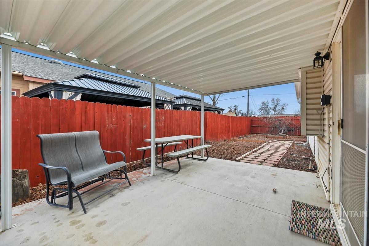 3413 Saraset Cir, Caldwell, Idaho 83605, 3 Bedrooms, 2 Bathrooms, Residential For Sale, Price $329,900,MLS 98973051