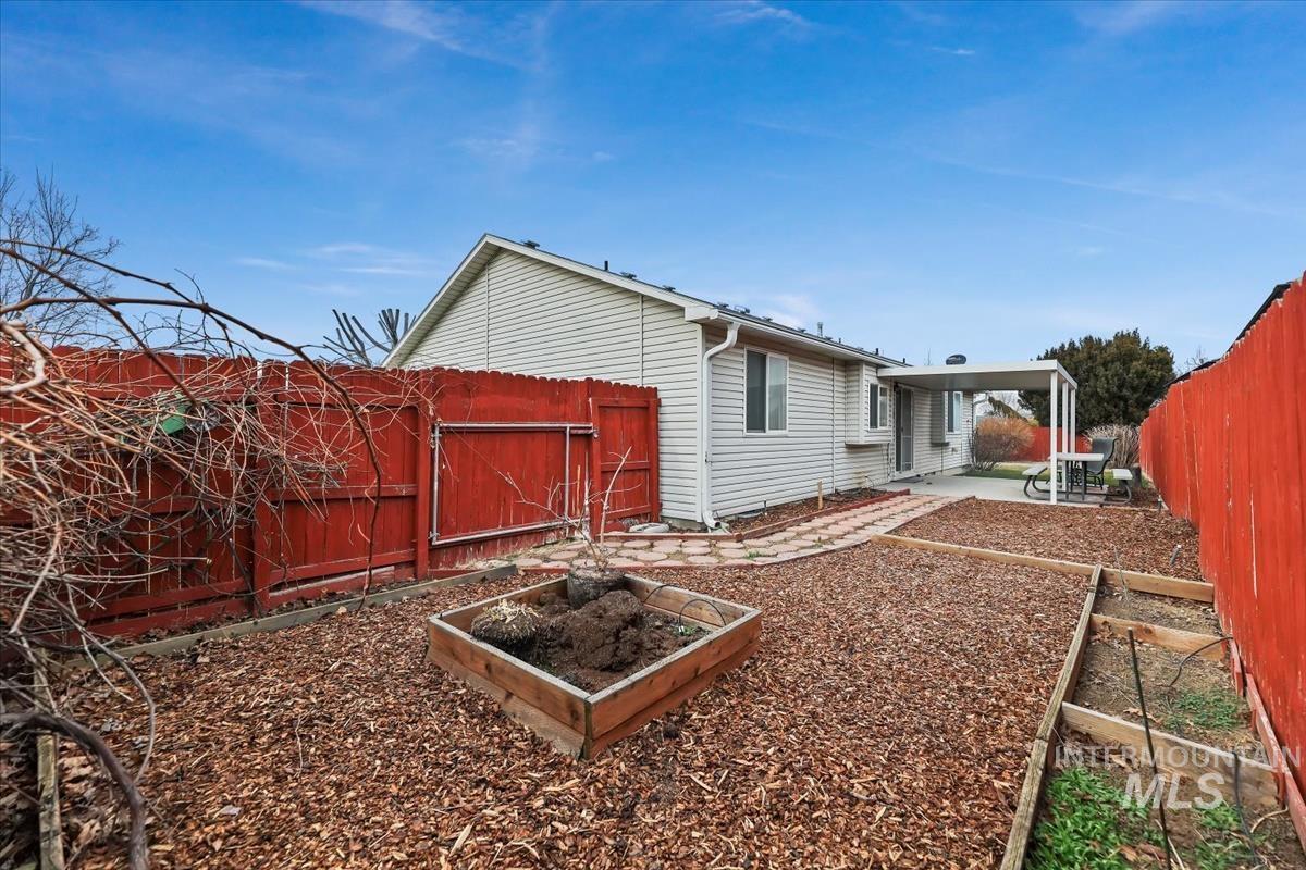 3413 Saraset Cir, Caldwell, Idaho 83605, 3 Bedrooms, 2 Bathrooms, Residential For Sale, Price $329,900,MLS 98973051