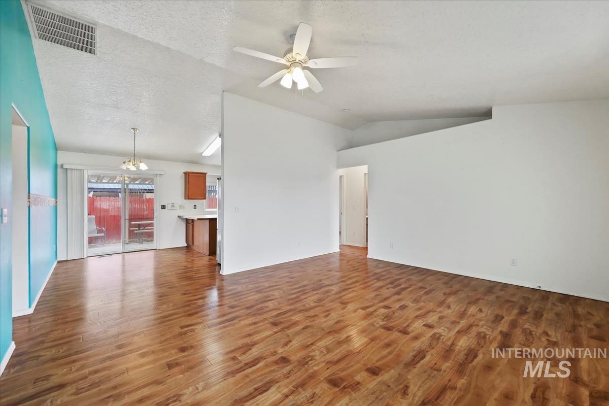 3413 Saraset Cir, Caldwell, Idaho 83605, 3 Bedrooms, 2 Bathrooms, Residential For Sale, Price $329,900,MLS 98973051