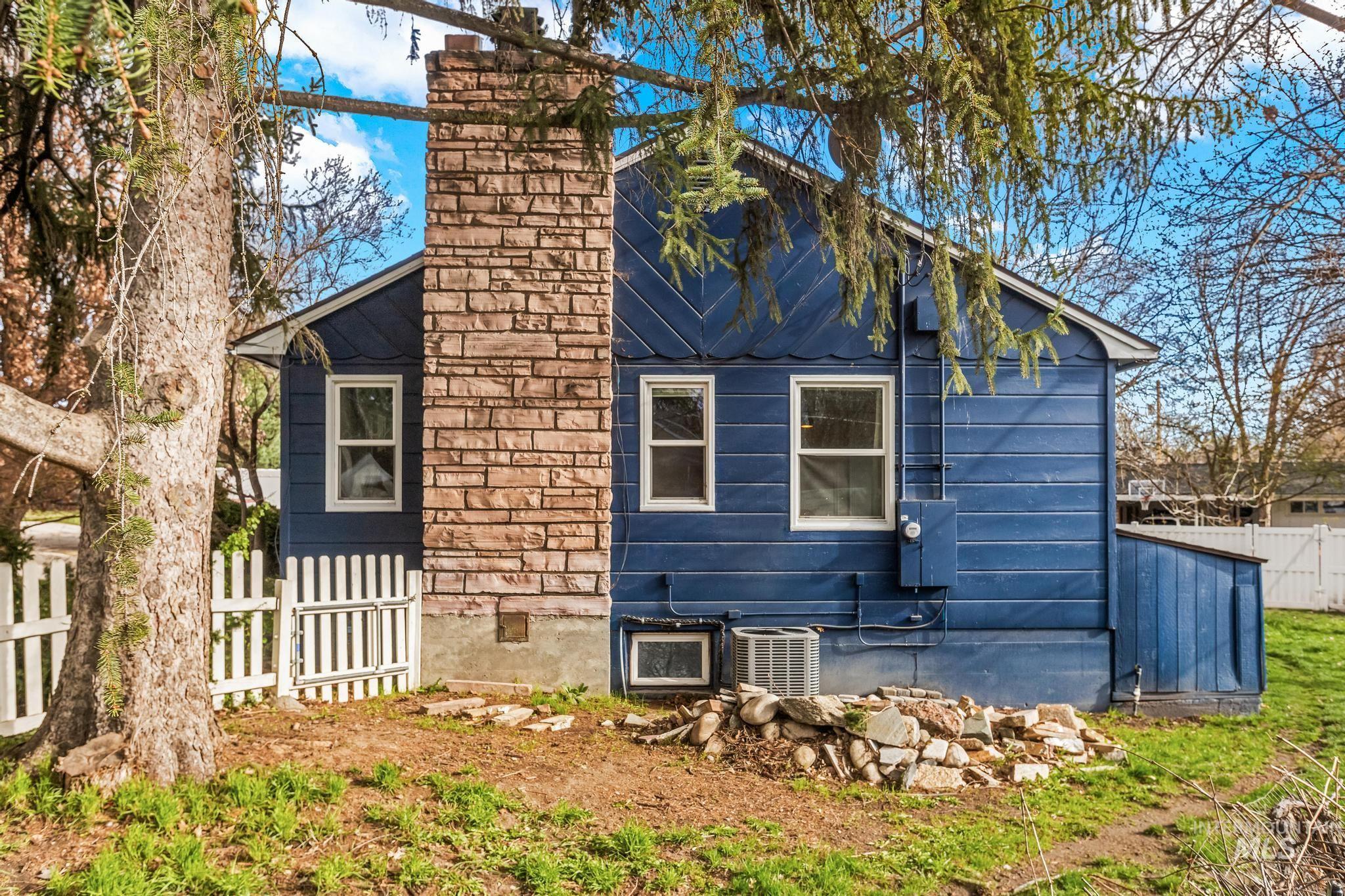 3203 N Treasure Dr, Boise, Idaho 83703, 5 Bedrooms, 2 Bathrooms, Residential For Sale, Price $725,000,MLS 98973052