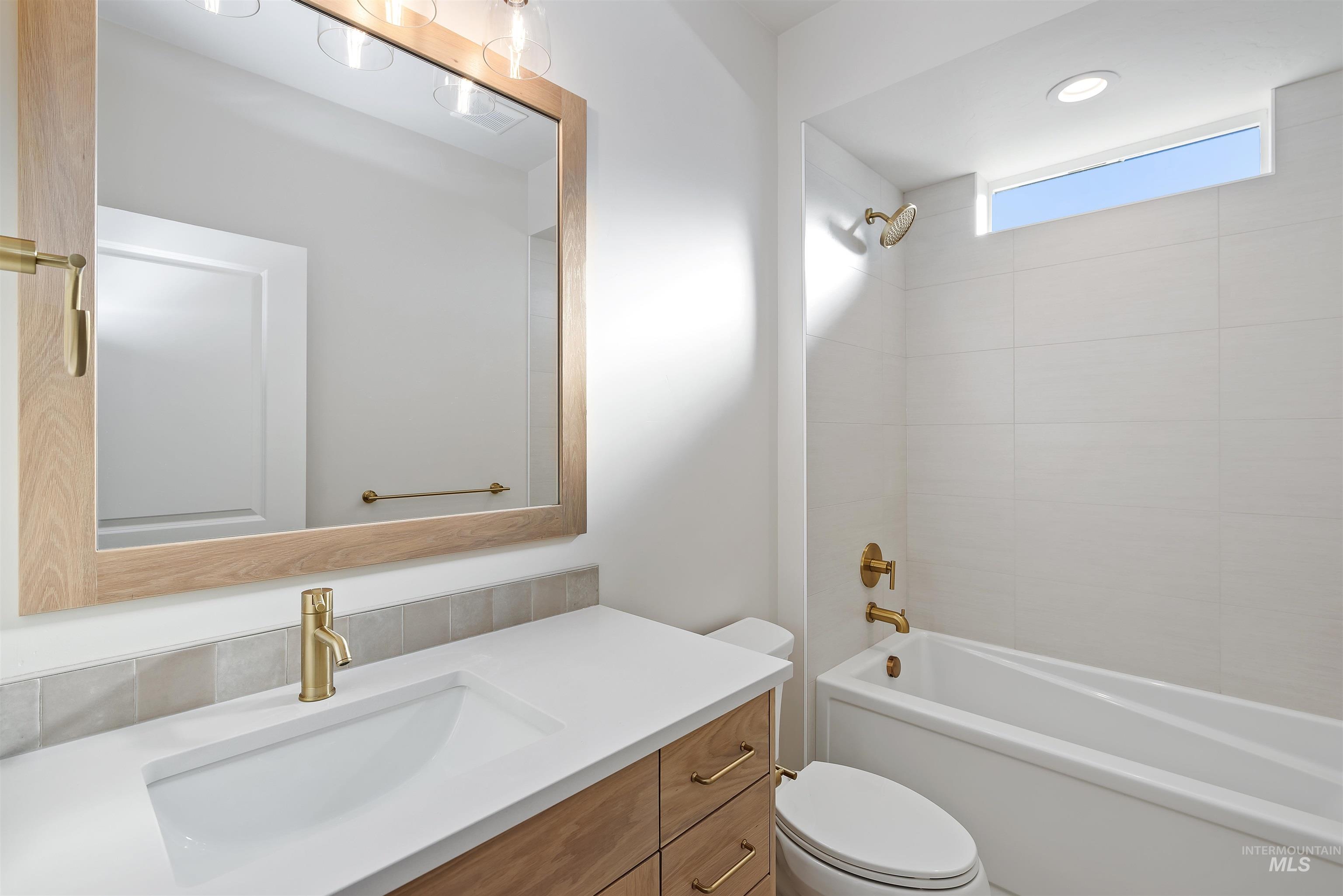 10872 W Barnbougle, Kuna, Idaho 83634, 3 Bedrooms, 2.5 Bathrooms, Residential For Sale, Price $634,880,MLS 98973053