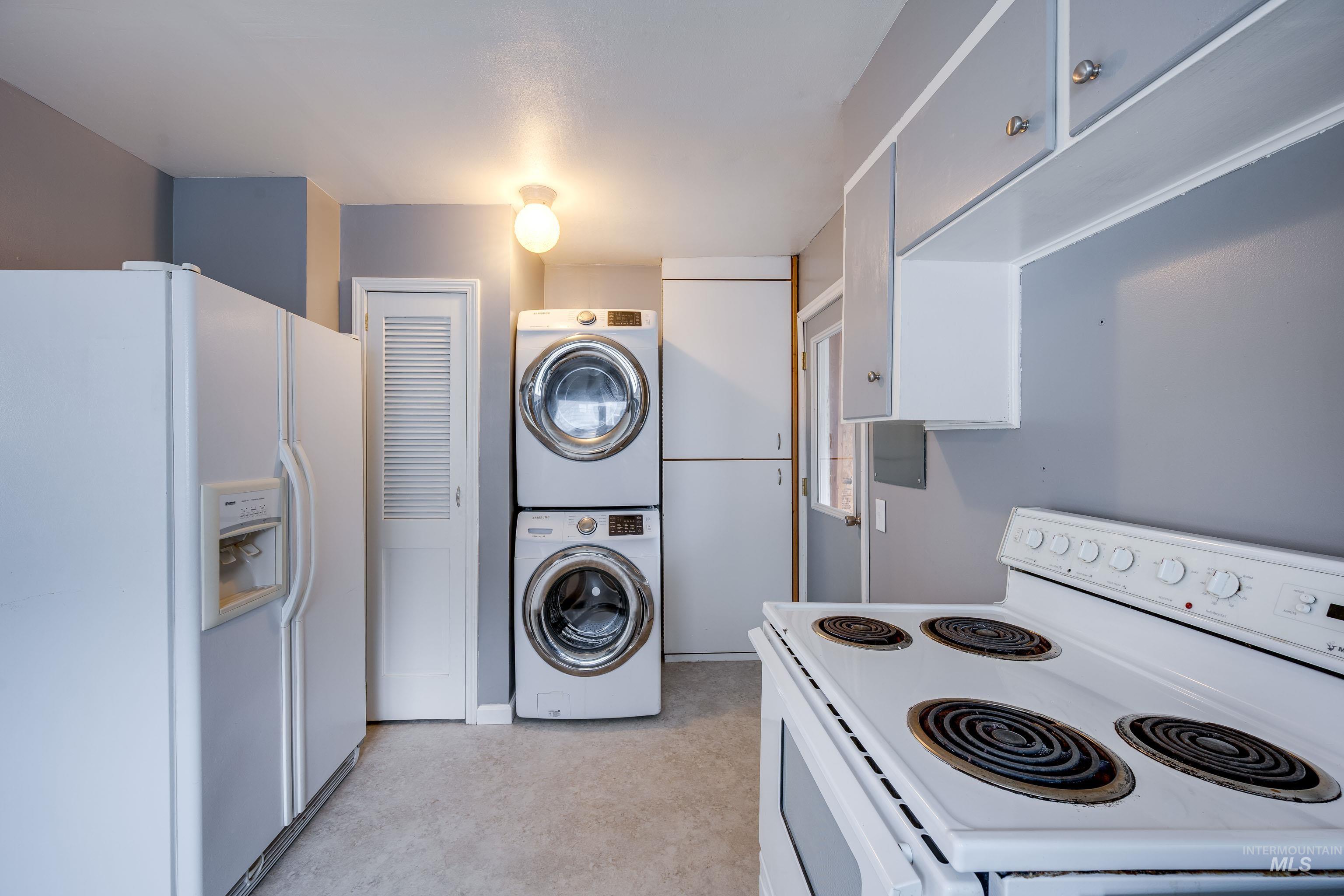 421 E 8th, Moscow, Idaho 83843, 3 Bedrooms, 2 Bathrooms, Residential For Sale, Price $329,000,MLS 98973055