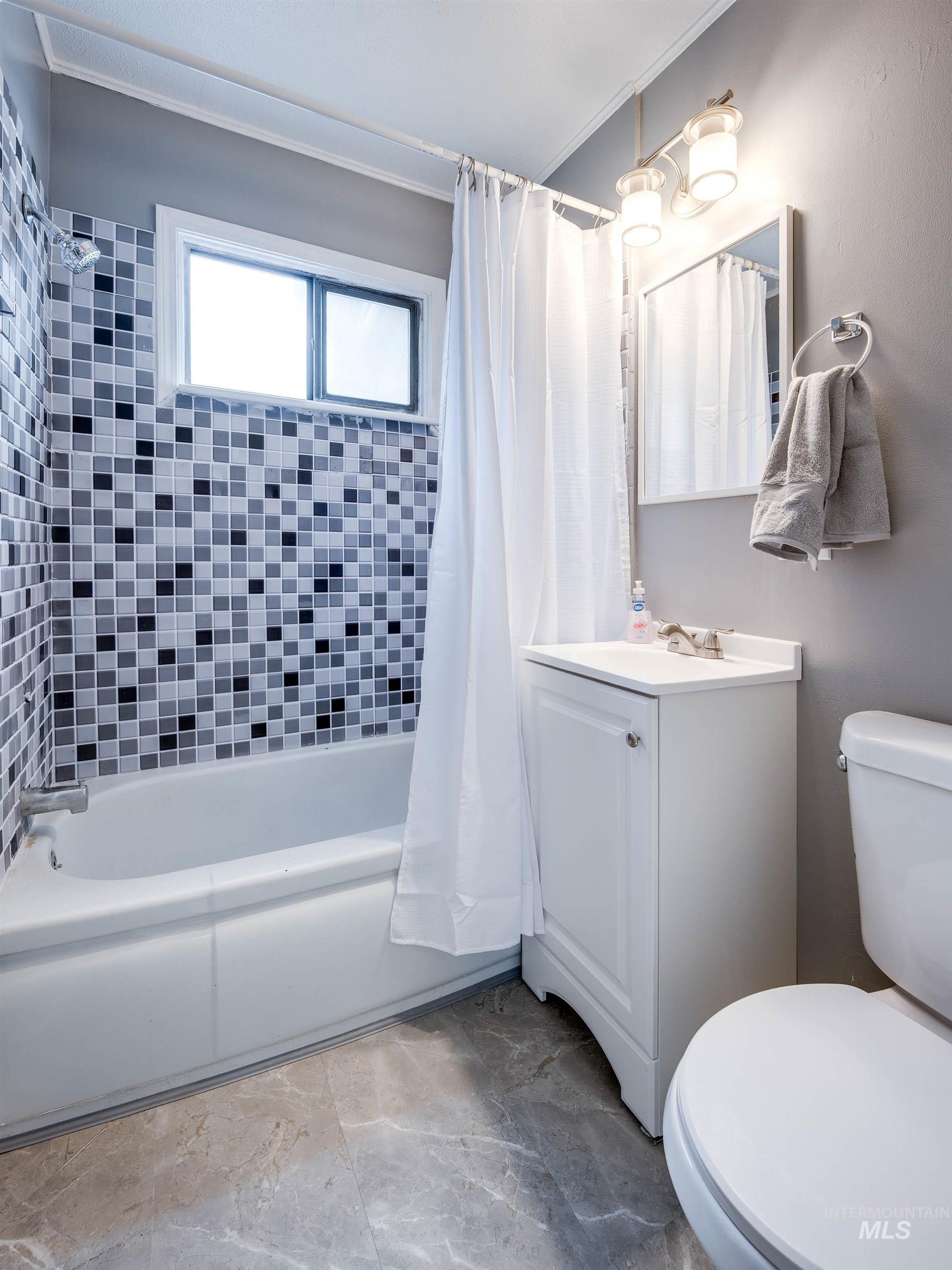 421 E 8th, Moscow, Idaho 83843, 3 Bedrooms, 2 Bathrooms, Residential For Sale, Price $329,000,MLS 98973055