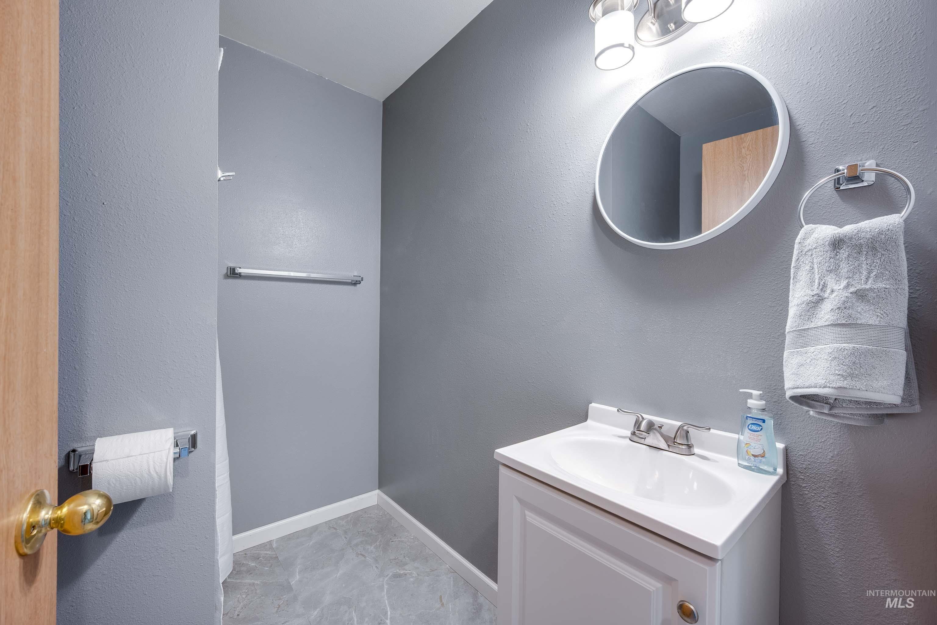 421 E 8th, Moscow, Idaho 83843, 3 Bedrooms, 2 Bathrooms, Residential For Sale, Price $329,000,MLS 98973055