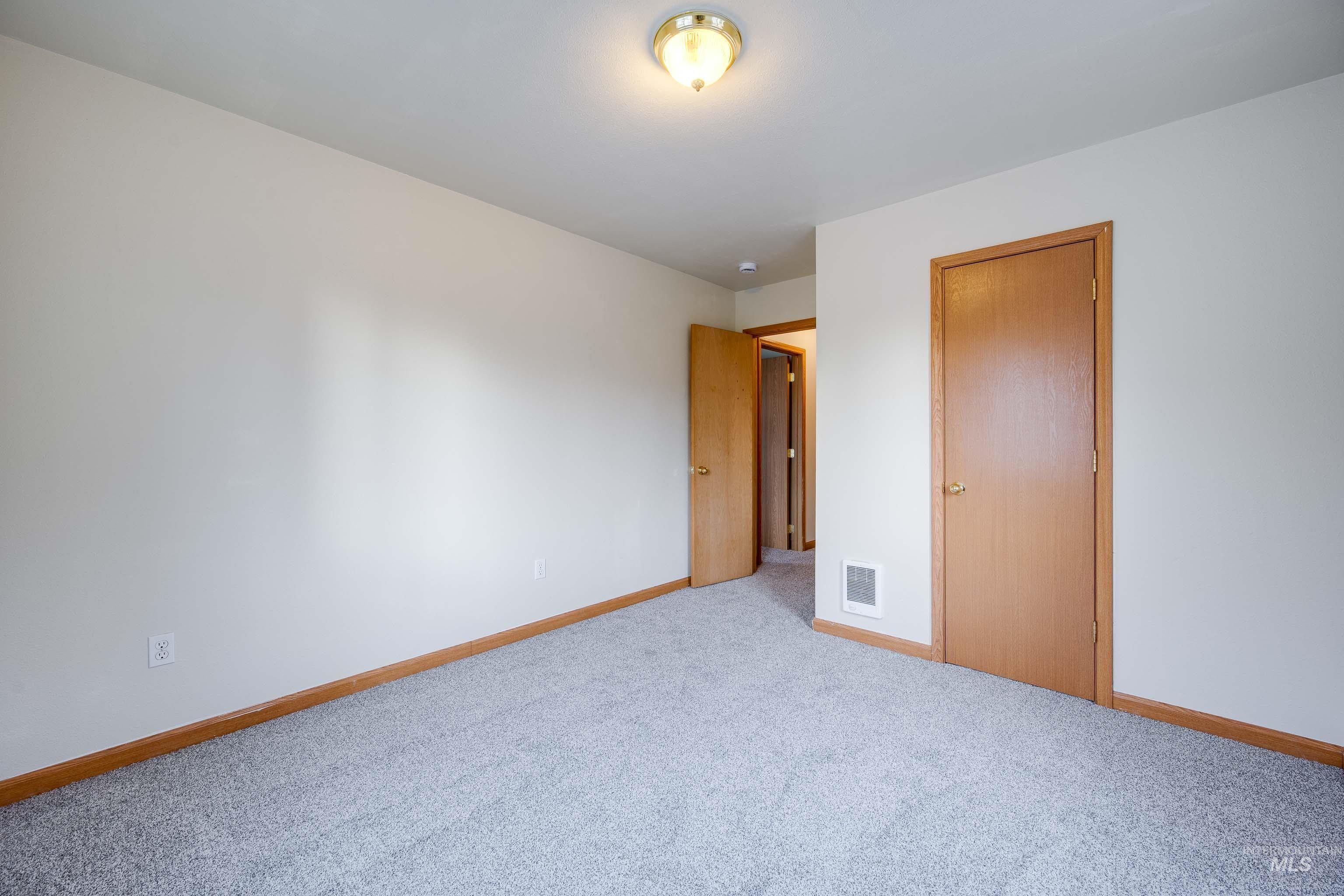 421 E 8th, Moscow, Idaho 83843, 3 Bedrooms, 2 Bathrooms, Residential For Sale, Price $329,000,MLS 98973055