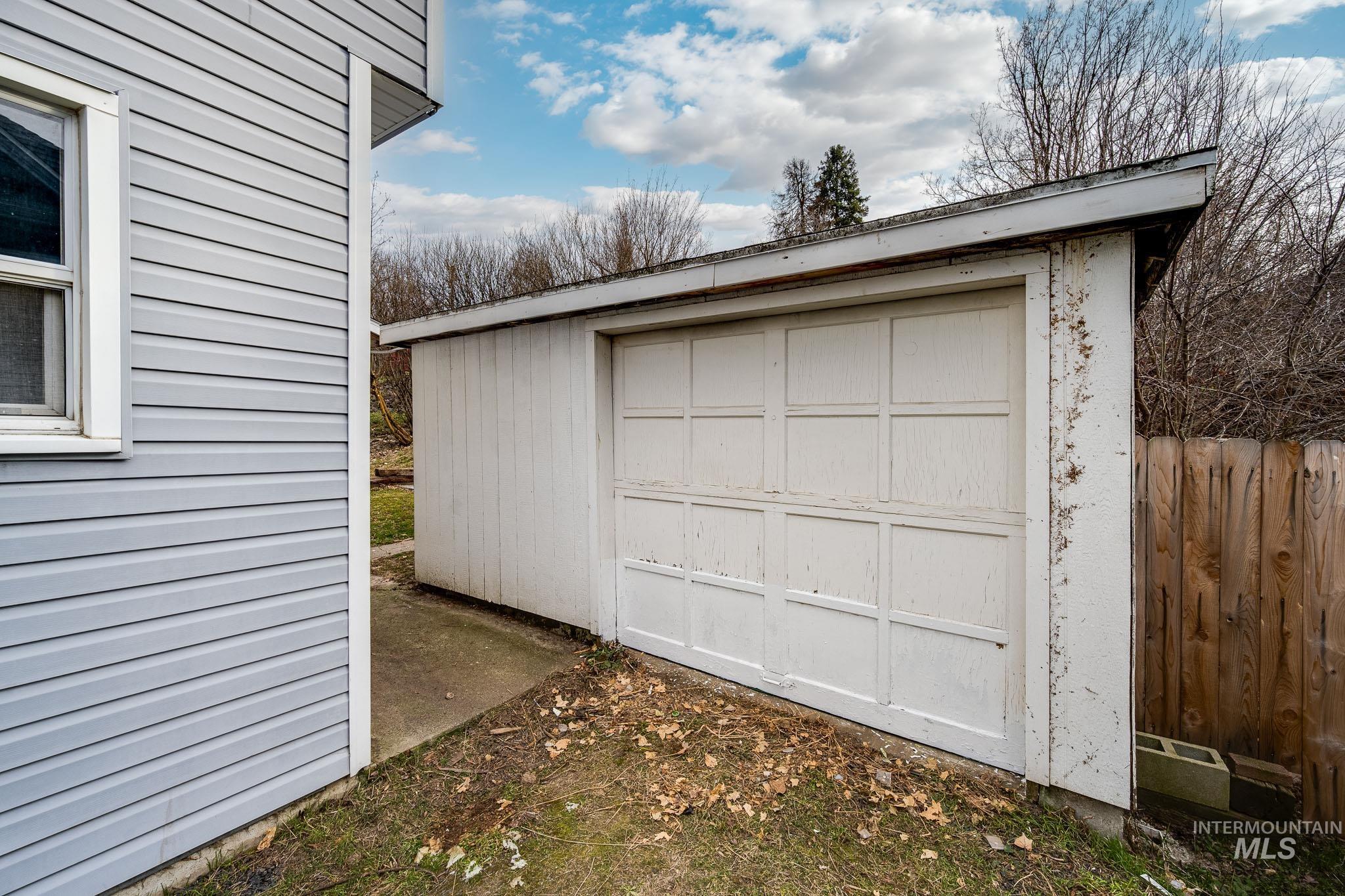 421 E 8th, Moscow, Idaho 83843, 3 Bedrooms, 2 Bathrooms, Residential For Sale, Price $329,000,MLS 98973055