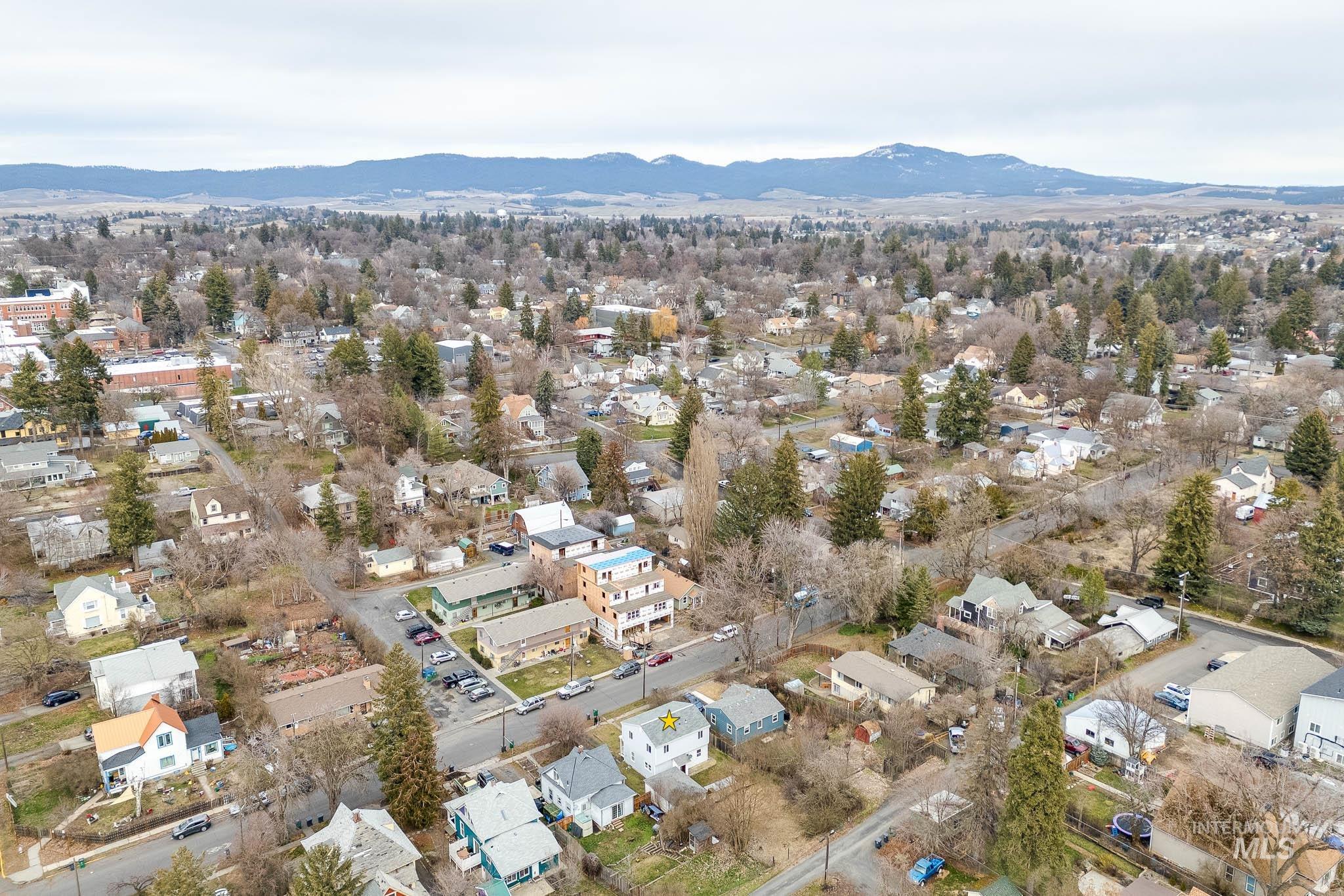 421 E 8th, Moscow, Idaho 83843, 3 Bedrooms, 2 Bathrooms, Residential For Sale, Price $329,000,MLS 98973055