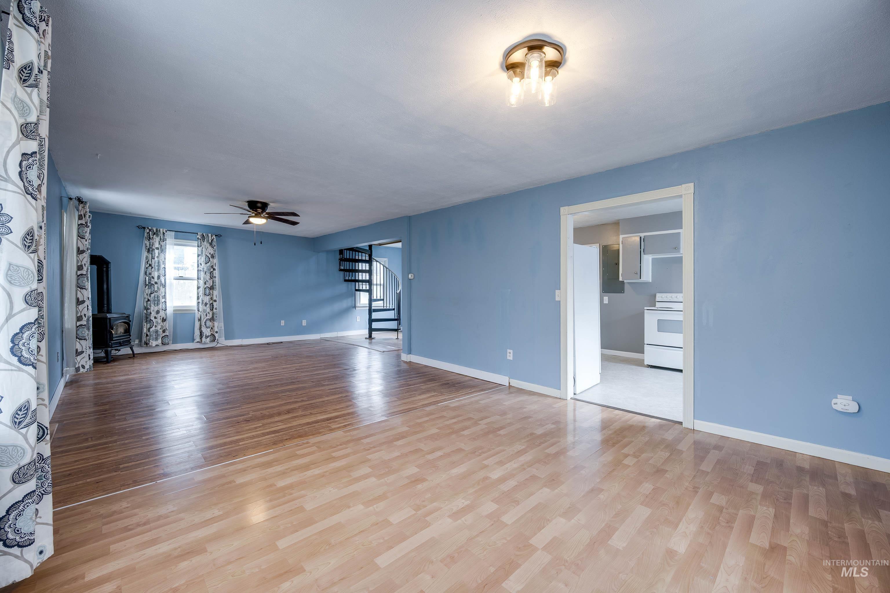 421 E 8th, Moscow, Idaho 83843, 3 Bedrooms, 2 Bathrooms, Residential For Sale, Price $329,000,MLS 98973055