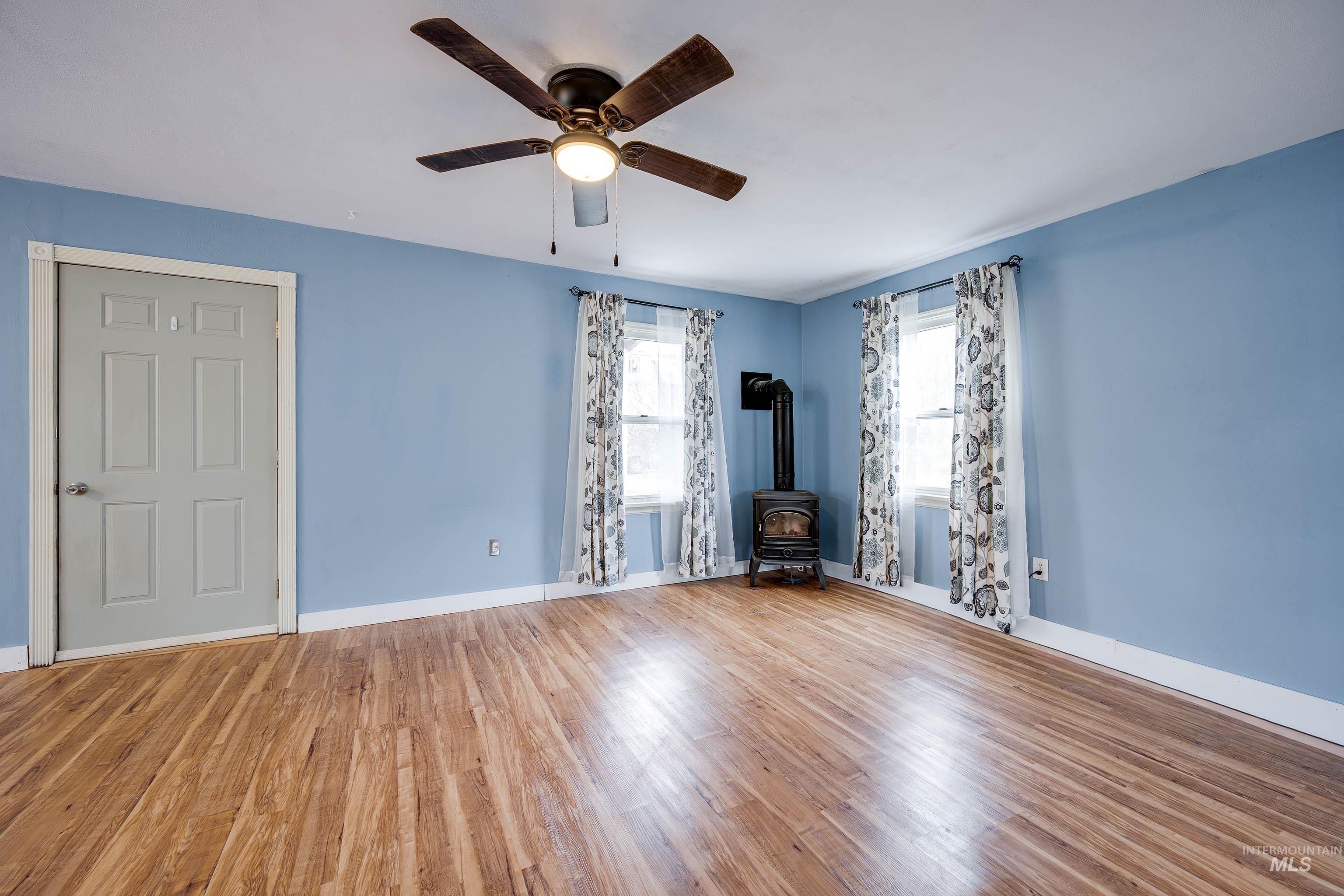 421 E 8th, Moscow, Idaho 83843, 3 Bedrooms, 2 Bathrooms, Residential For Sale, Price $329,000,MLS 98973055