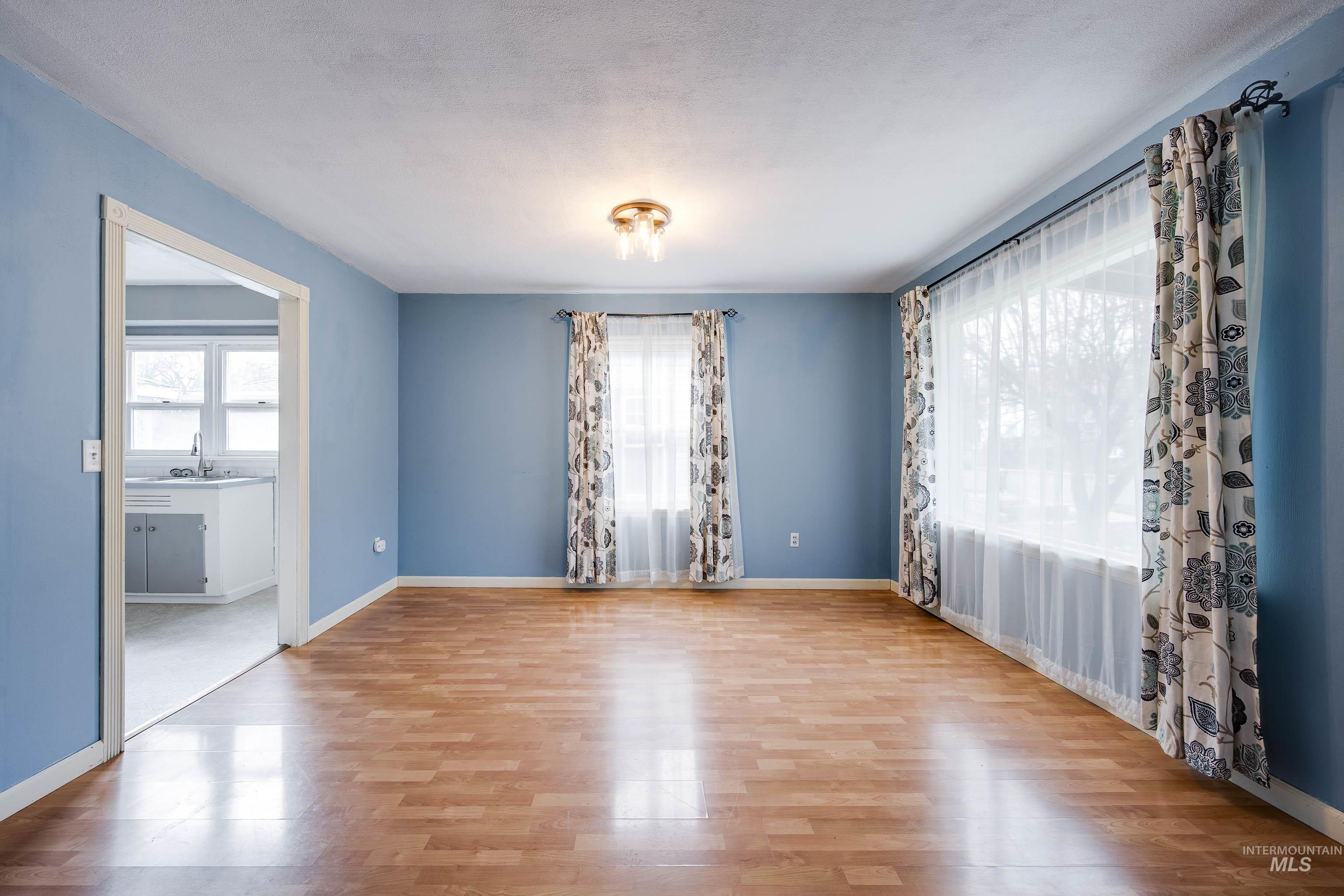 421 E 8th, Moscow, Idaho 83843, 3 Bedrooms, 2 Bathrooms, Residential For Sale, Price $329,000,MLS 98973055