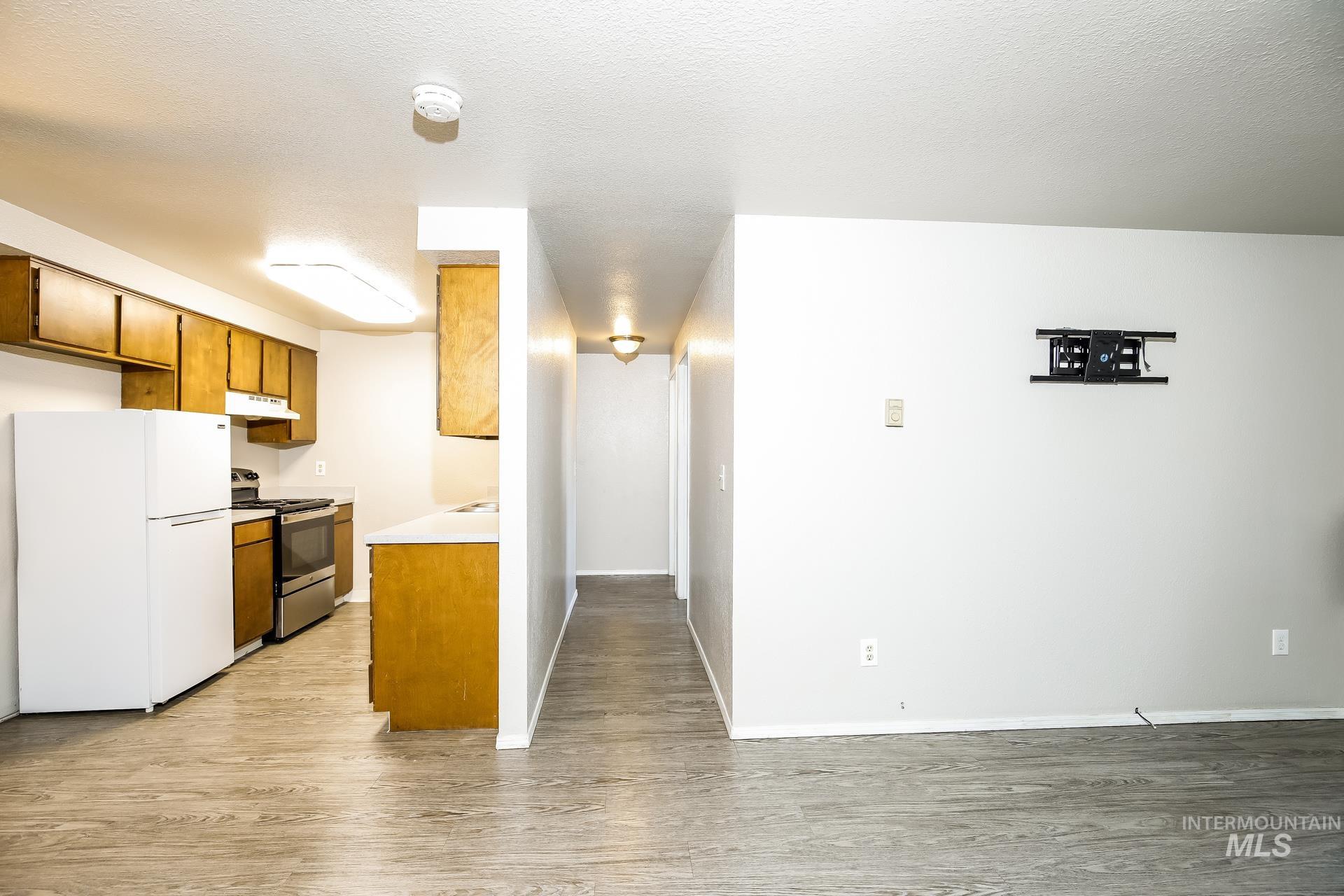 6833 W Colehaven, Boise, Idaho 83704, 2 Bedrooms, 1 Bathroom, Residential For Sale, Price $237,000,MLS 98973056