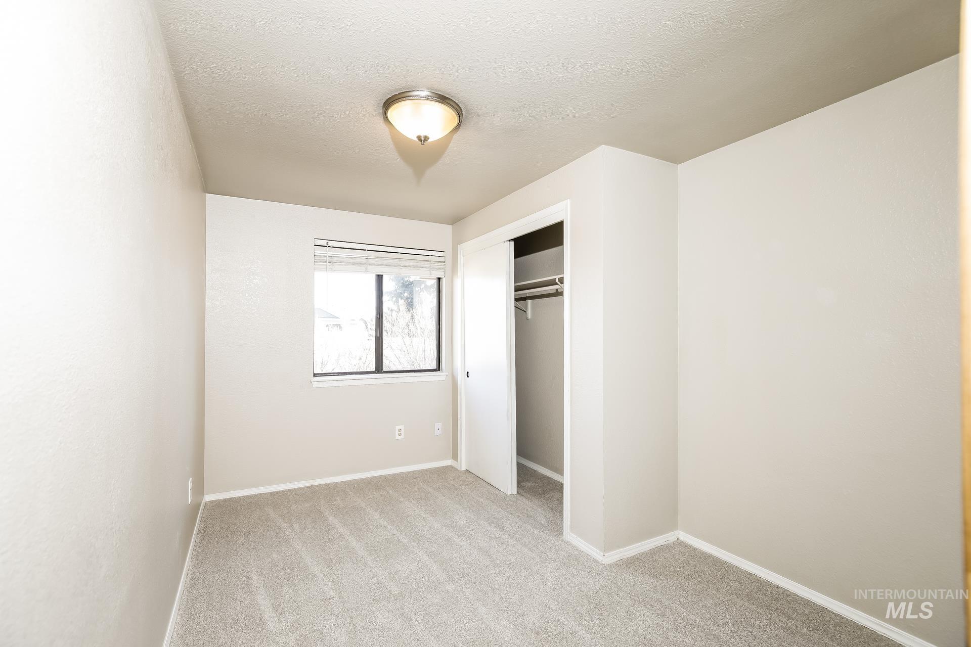 6833 W Colehaven, Boise, Idaho 83704, 2 Bedrooms, 1 Bathroom, Residential For Sale, Price $237,000,MLS 98973056