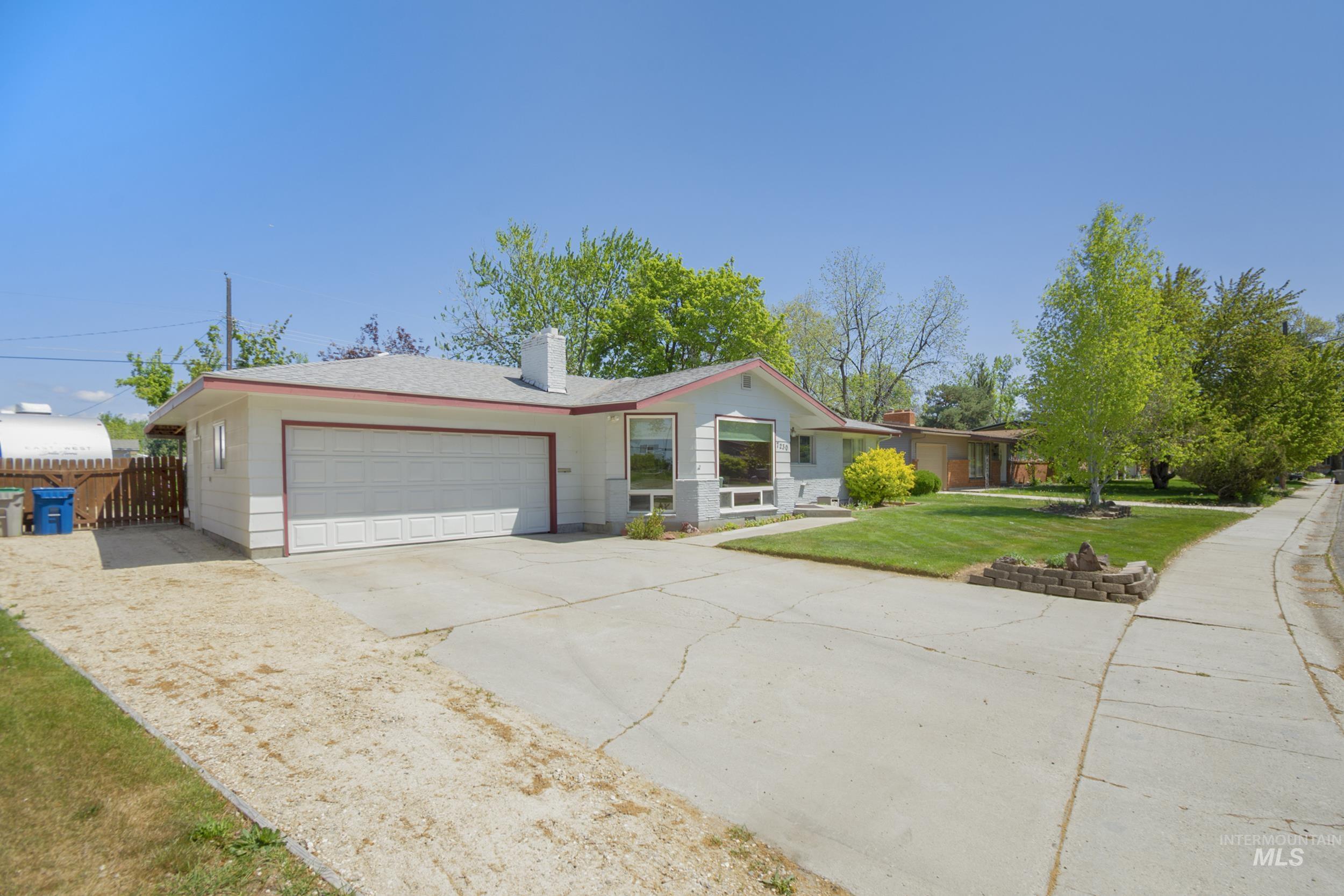 7230 W Alderbrook, Boise, Idaho 83709-0000, 5 Bedrooms, 2 Bathrooms, Residential For Sale, Price $500,000,MLS 98973057