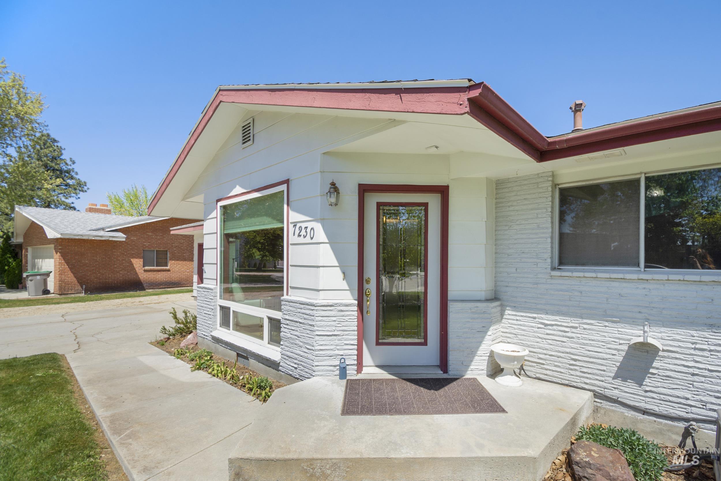 7230 W Alderbrook, Boise, Idaho 83709-0000, 5 Bedrooms, 2 Bathrooms, Residential For Sale, Price $500,000,MLS 98973057