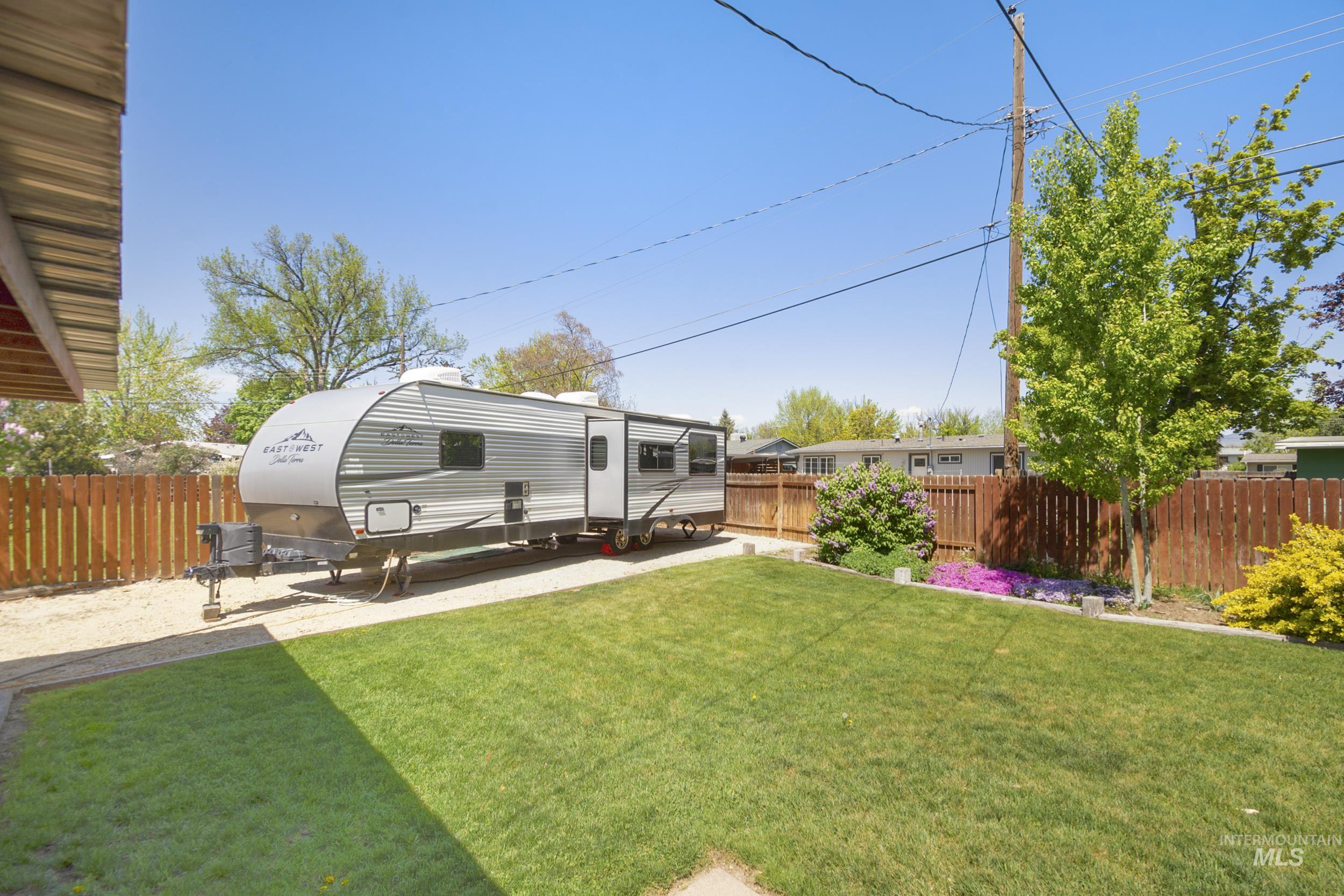 7230 W Alderbrook, Boise, Idaho 83709-0000, 5 Bedrooms, 2 Bathrooms, Residential For Sale, Price $500,000,MLS 98973057