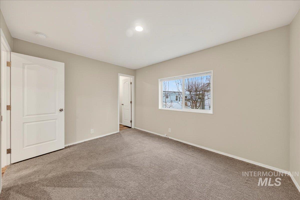 5692 N Confederate Lane, Boise, Idaho 83714, 3 Bedrooms, 2 Bathrooms, Residential For Sale, Price $195,000,MLS 98973059