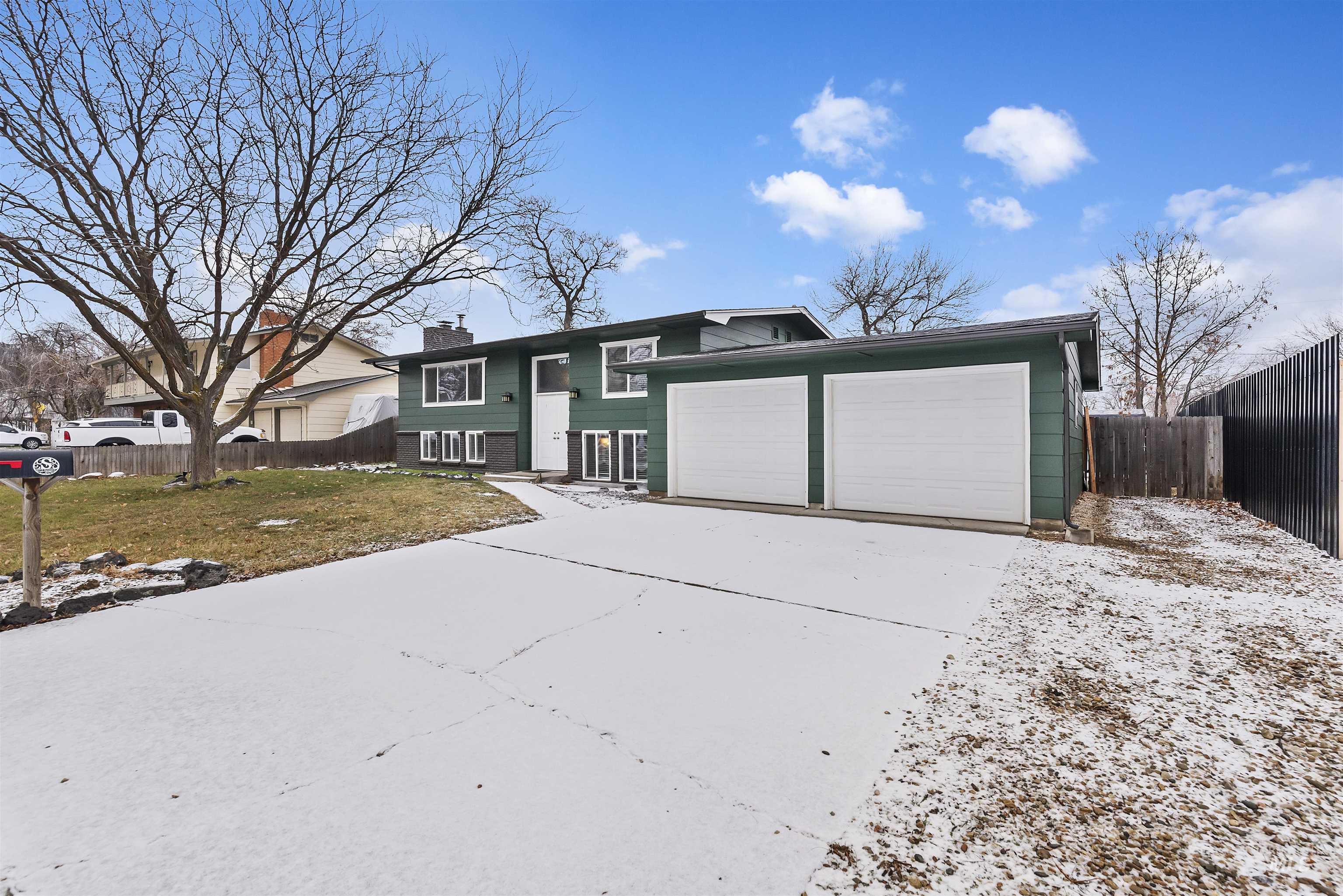 8211 W Brynwood Dr, Boise, Idaho 83704, 4 Bedrooms, 2 Bathrooms, Residential For Sale, Price $450,000,MLS 98973060