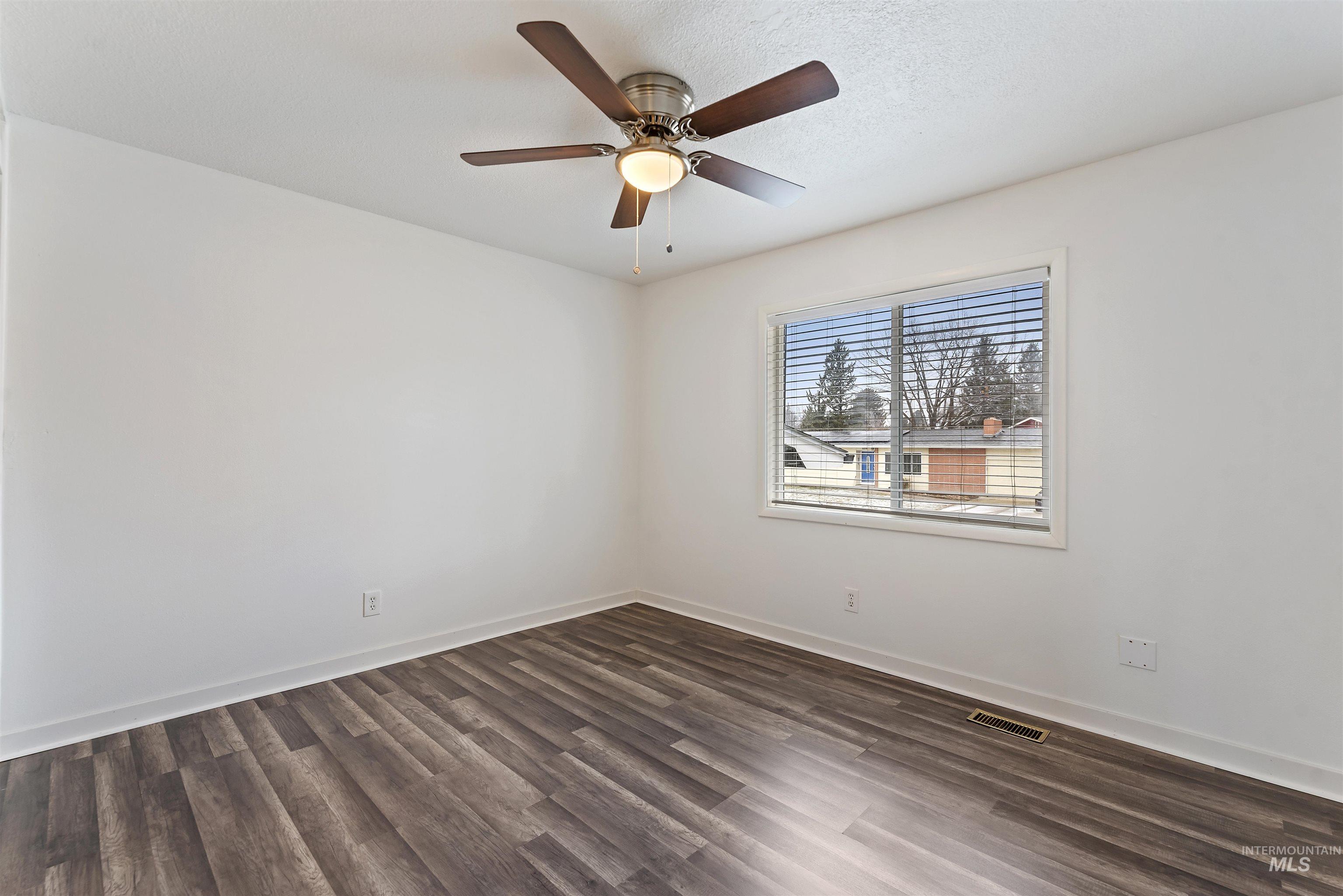 8211 W Brynwood Dr, Boise, Idaho 83704, 4 Bedrooms, 2 Bathrooms, Residential For Sale, Price $450,000,MLS 98973060