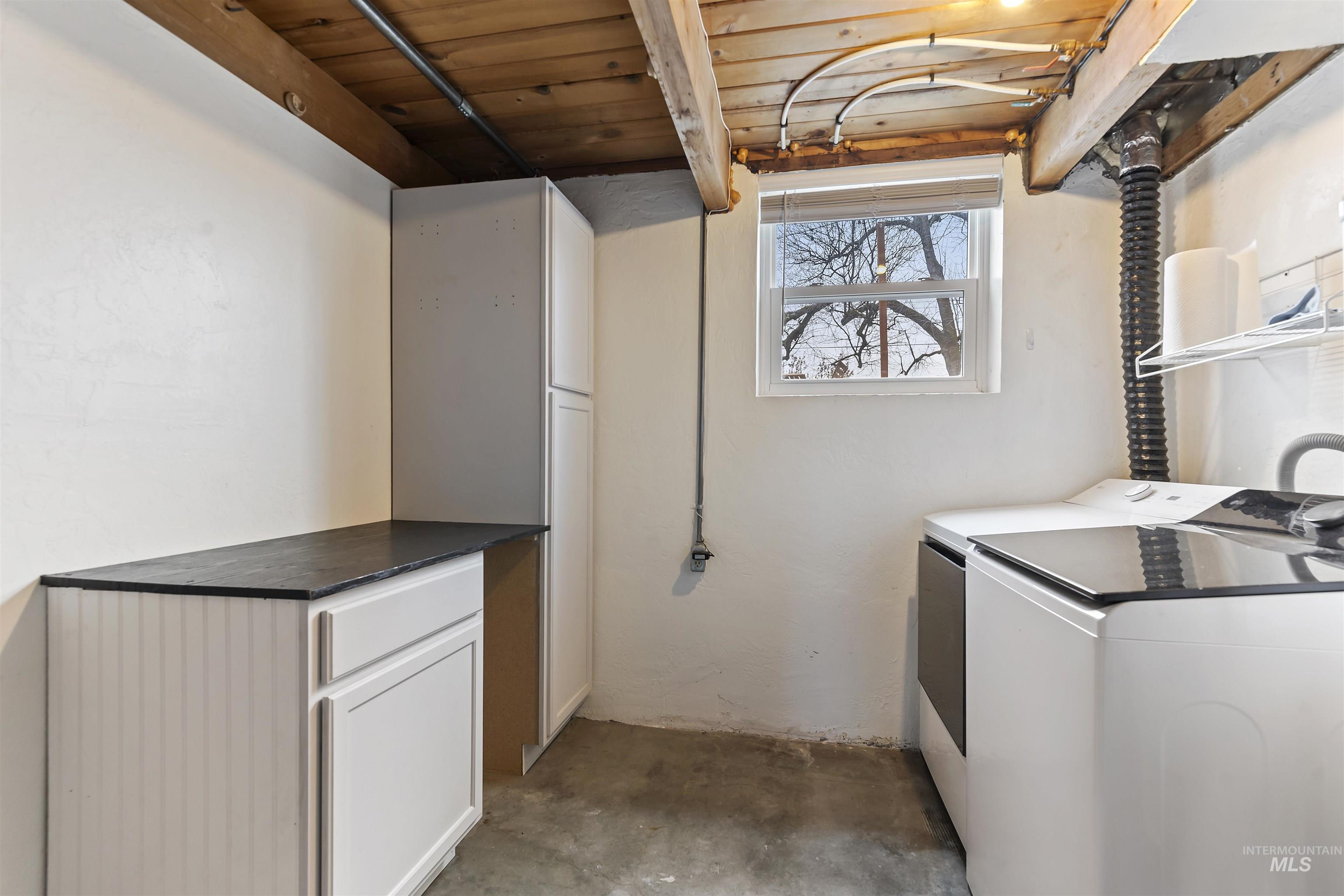 8211 W Brynwood Dr, Boise, Idaho 83704, 4 Bedrooms, 2 Bathrooms, Residential For Sale, Price $450,000,MLS 98973060