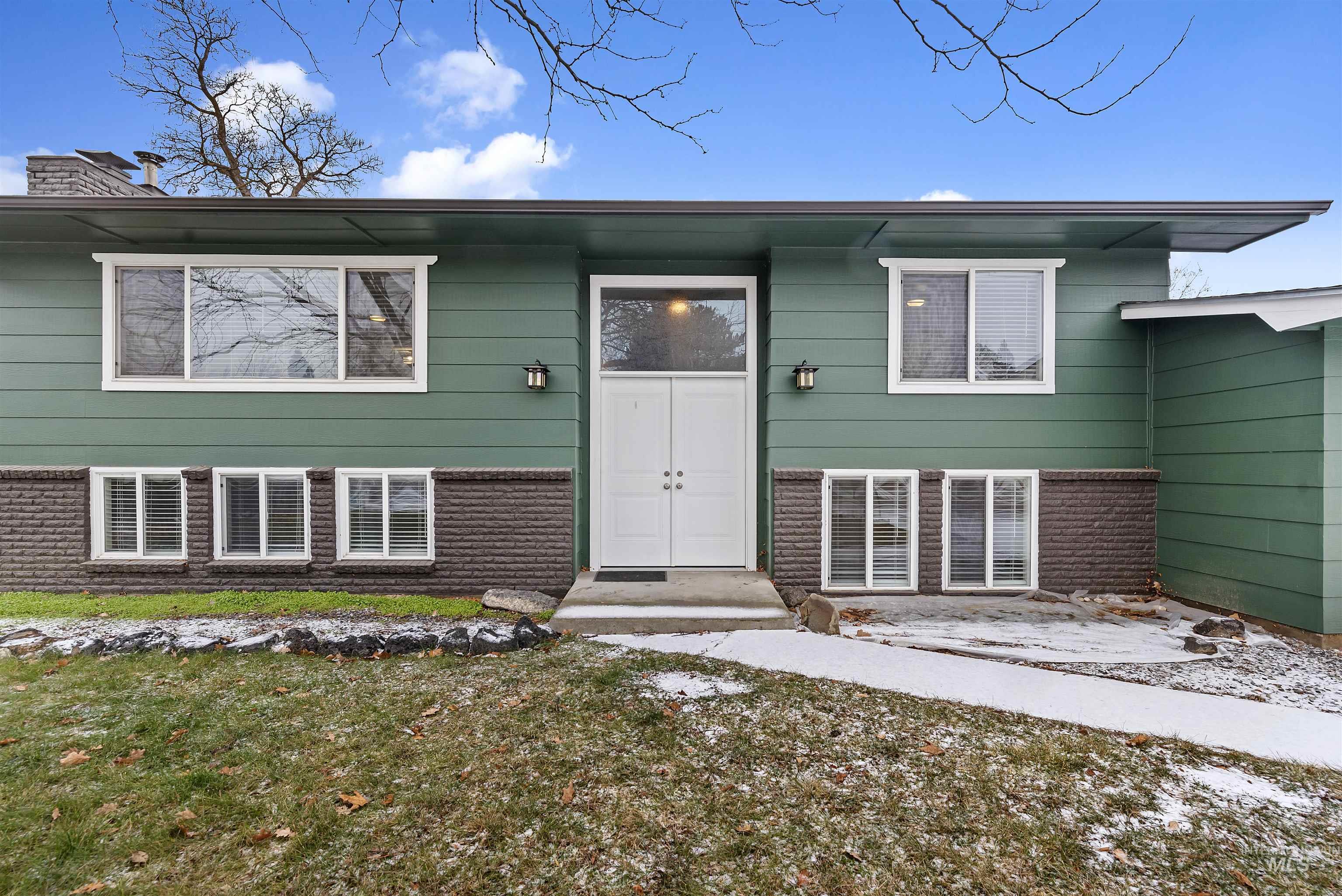 8211 W Brynwood Dr, Boise, Idaho 83704, 4 Bedrooms, 2 Bathrooms, Residential For Sale, Price $450,000,MLS 98973060