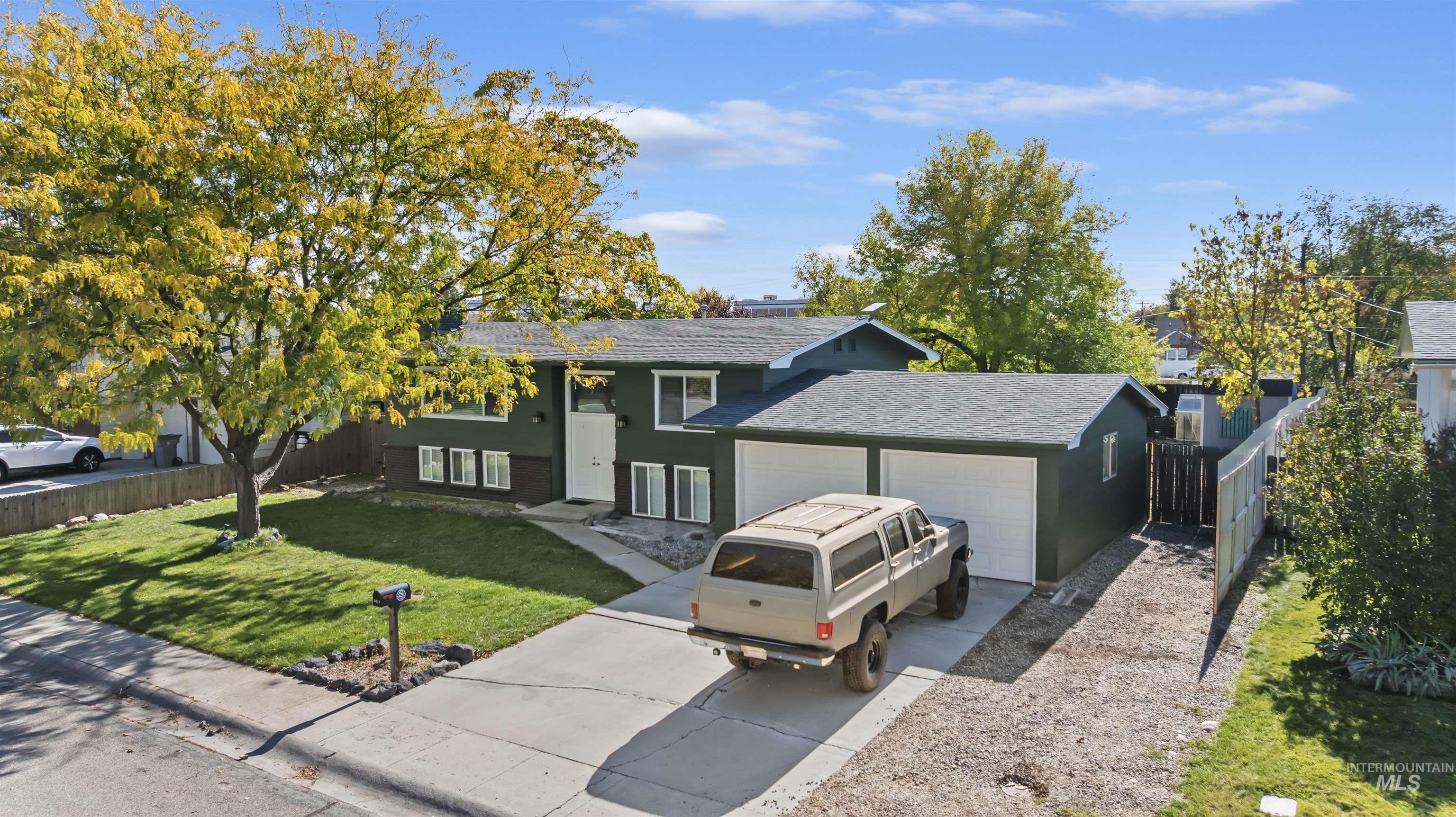 8211 W Brynwood Dr, Boise, Idaho 83704, 4 Bedrooms, 2 Bathrooms, Residential For Sale, Price $450,000,MLS 98973060