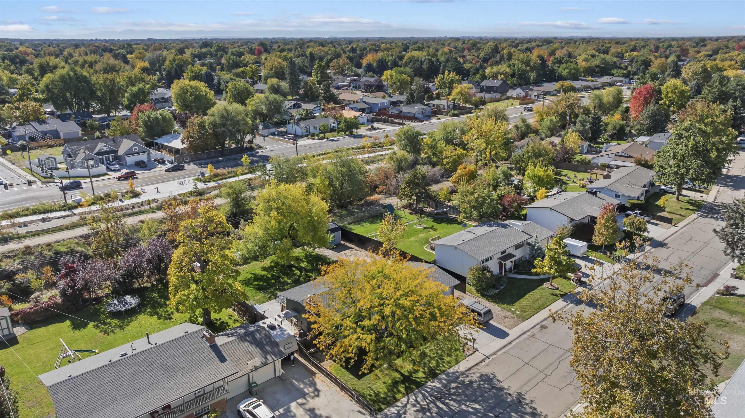 8211 W Brynwood Dr, Boise, Idaho 83704, 4 Bedrooms, 2 Bathrooms, Residential For Sale, Price $450,000,MLS 98973060