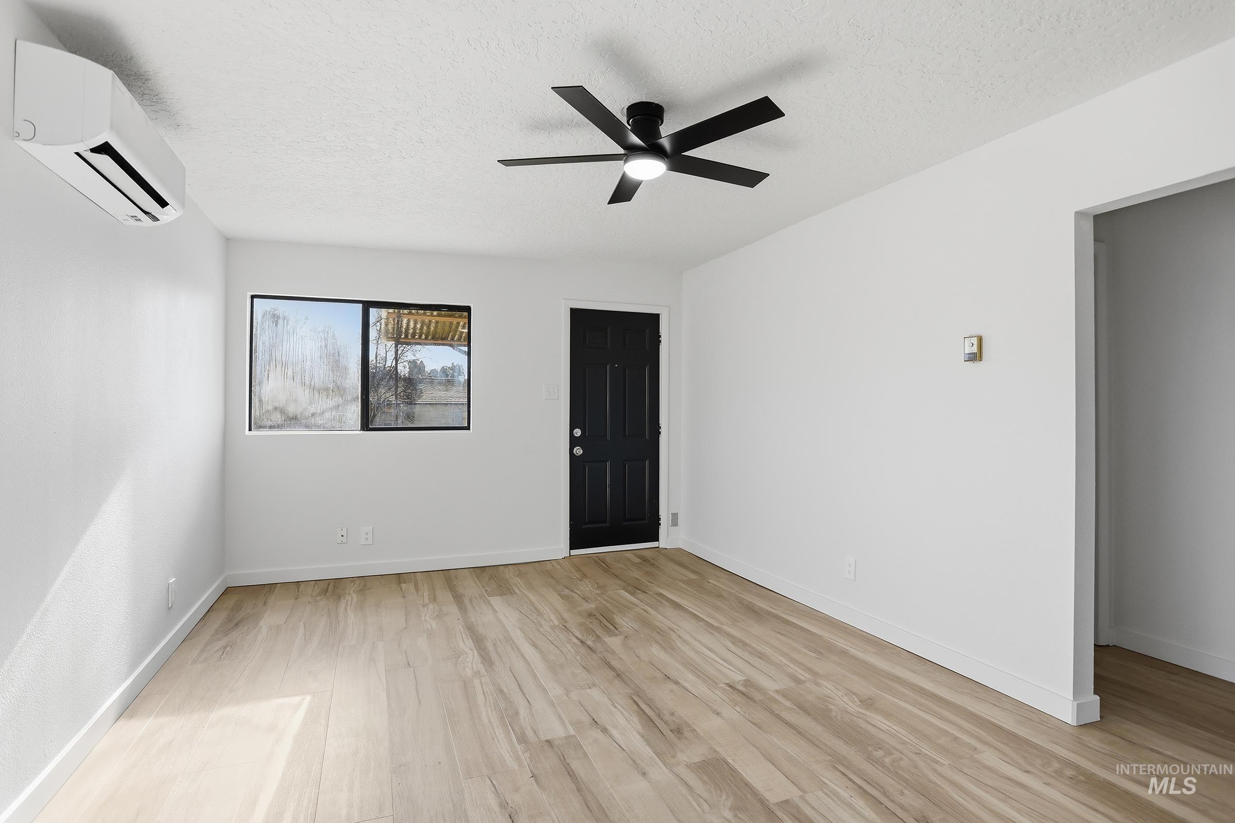 1523 Walnut St, Caldwell, Idaho 83605, 3 Bedrooms, 2 Bathrooms, Residential Income For Sale, Price $425,000,MLS 98973064