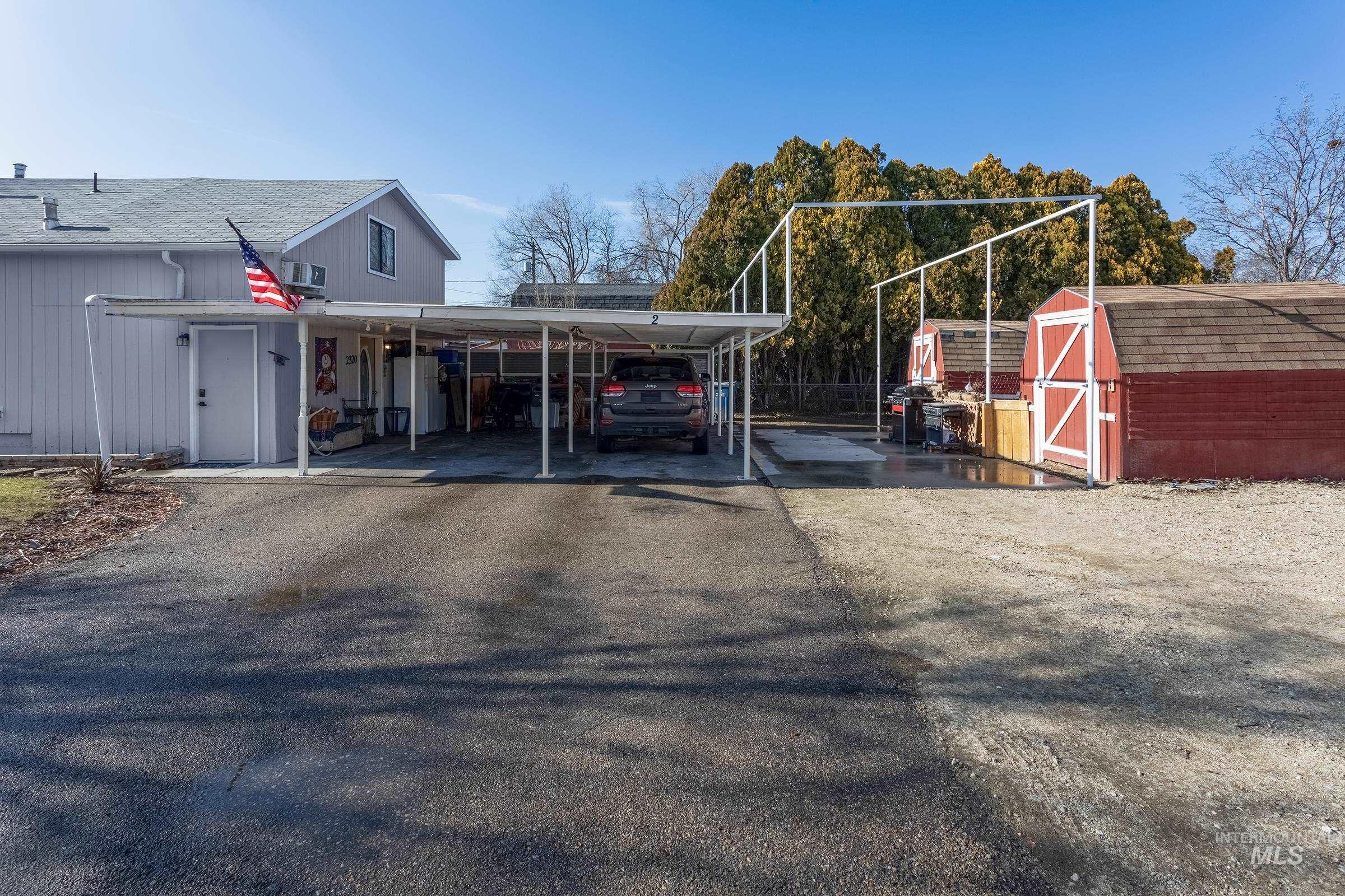 1523 Walnut St, Caldwell, Idaho 83605, 3 Bedrooms, 2 Bathrooms, Residential Income For Sale, Price $425,000,MLS 98973064